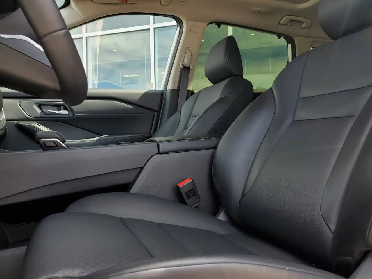 Nissan Rogue fotografie Nissan Rogue