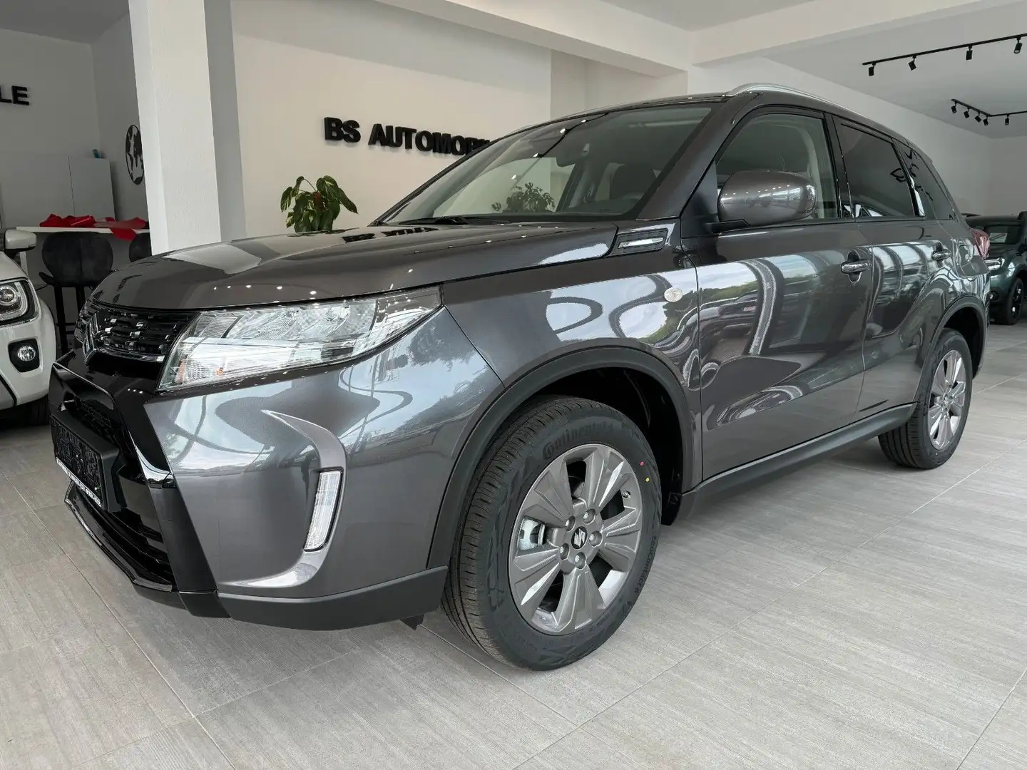 Suzuki Vitara 1.4 Hybrid Comfort Automatik | Kamera | Navi Grau - 1
