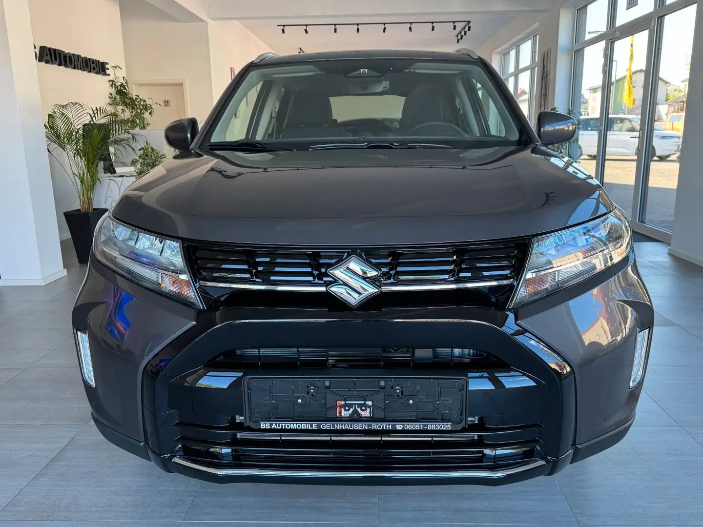 Suzuki Vitara 1.4 Hybrid Comfort Automatik | Kamera | Navi Grau - 2