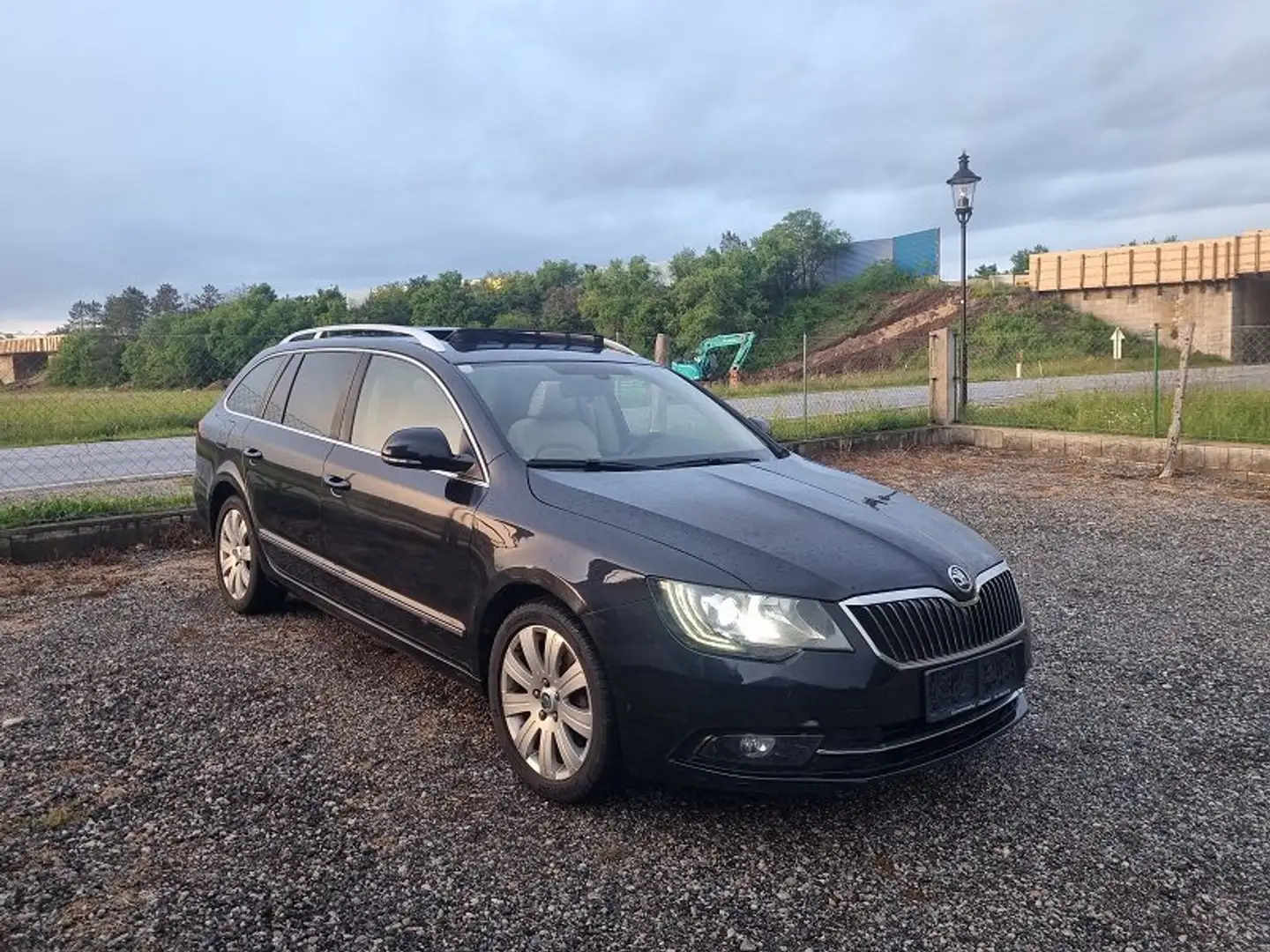 Skoda Superb Combi Elegance 2,0 TDI 4x4 Green tec DSG Business Noir - 2