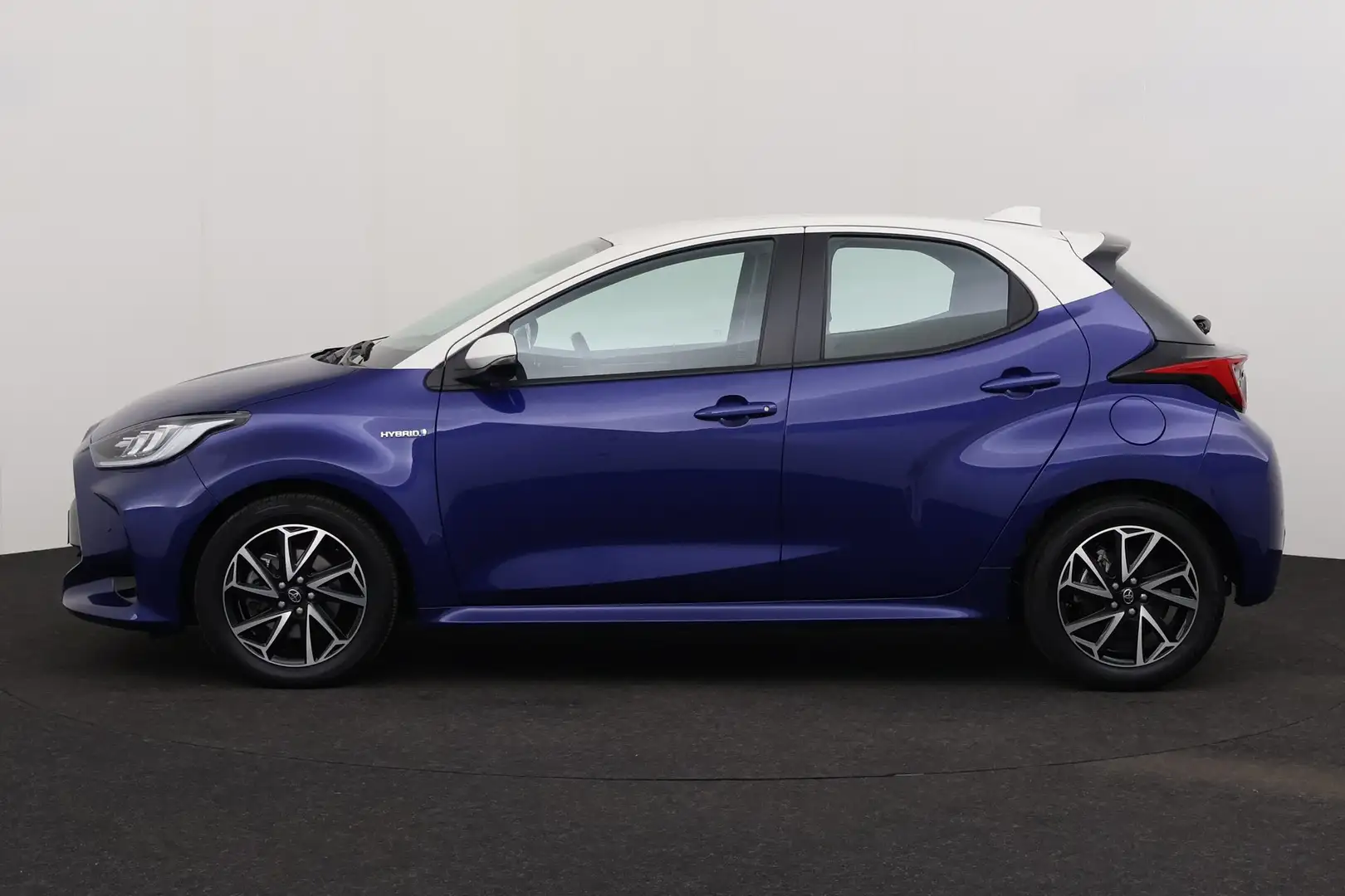 Toyota Yaris 1.5i  HYBRID CVT + A/T + GPS + CAMERA + PDC + CRUI Blau - 2