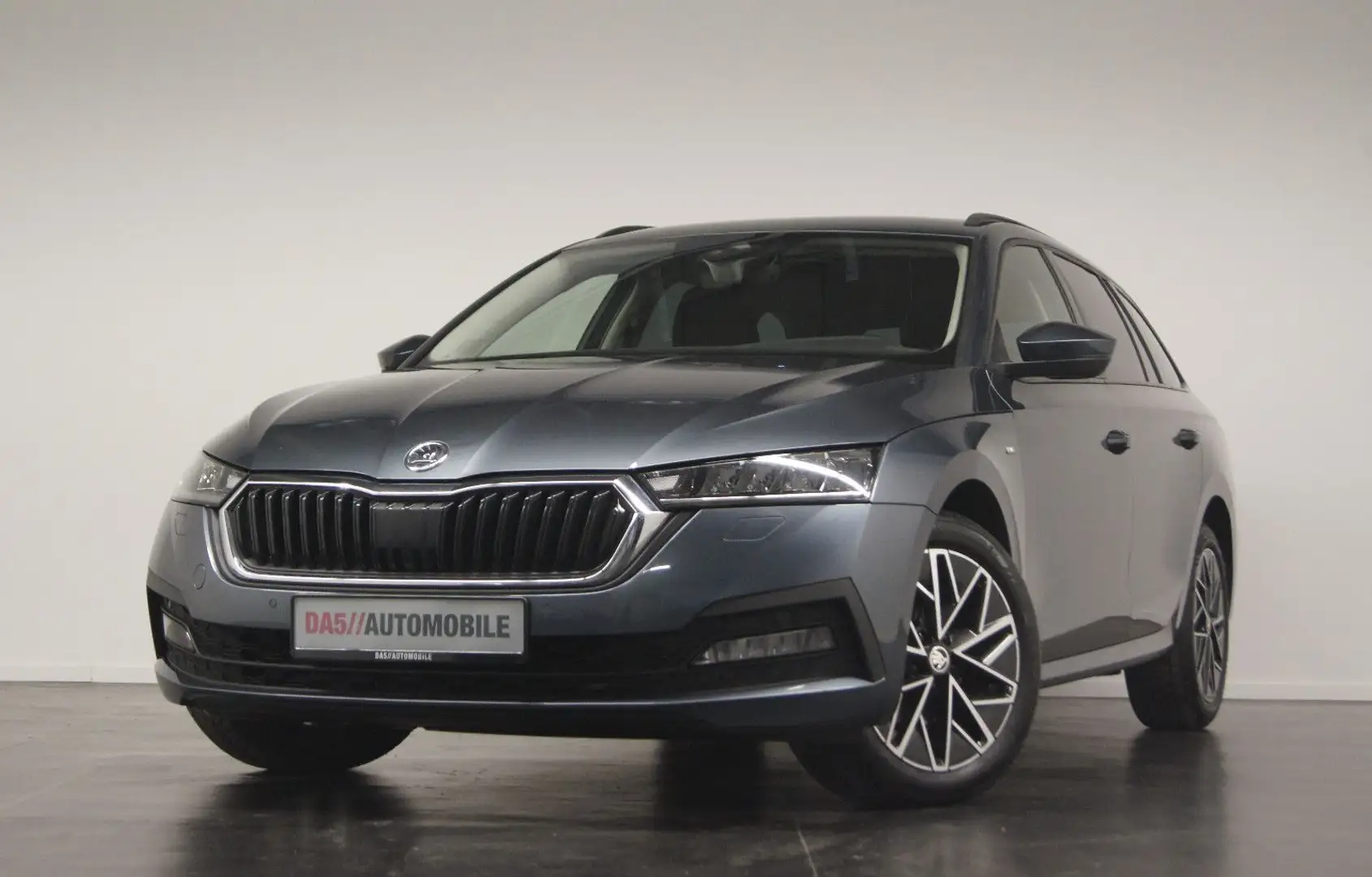 Skoda Octavia Combi Clever|LED|VIRTUAL|MASSAGE|KAMERA Grau - 1