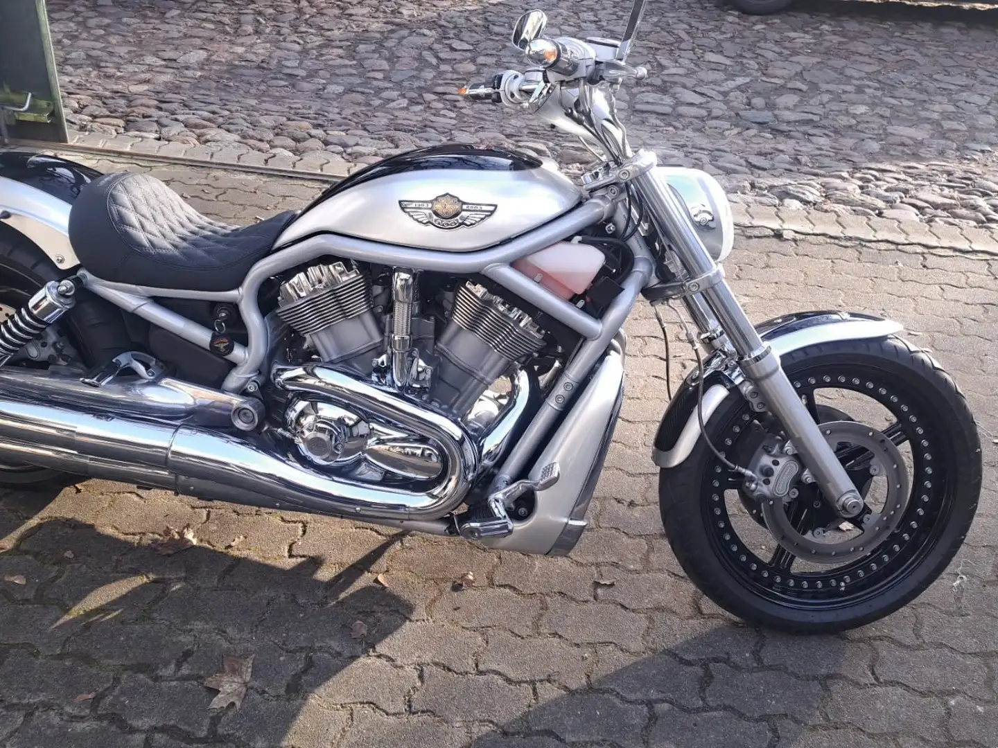 Harley-Davidson VRSC V-Rod Sondermodel 100 Jahre Harley Davidson Silber - 1