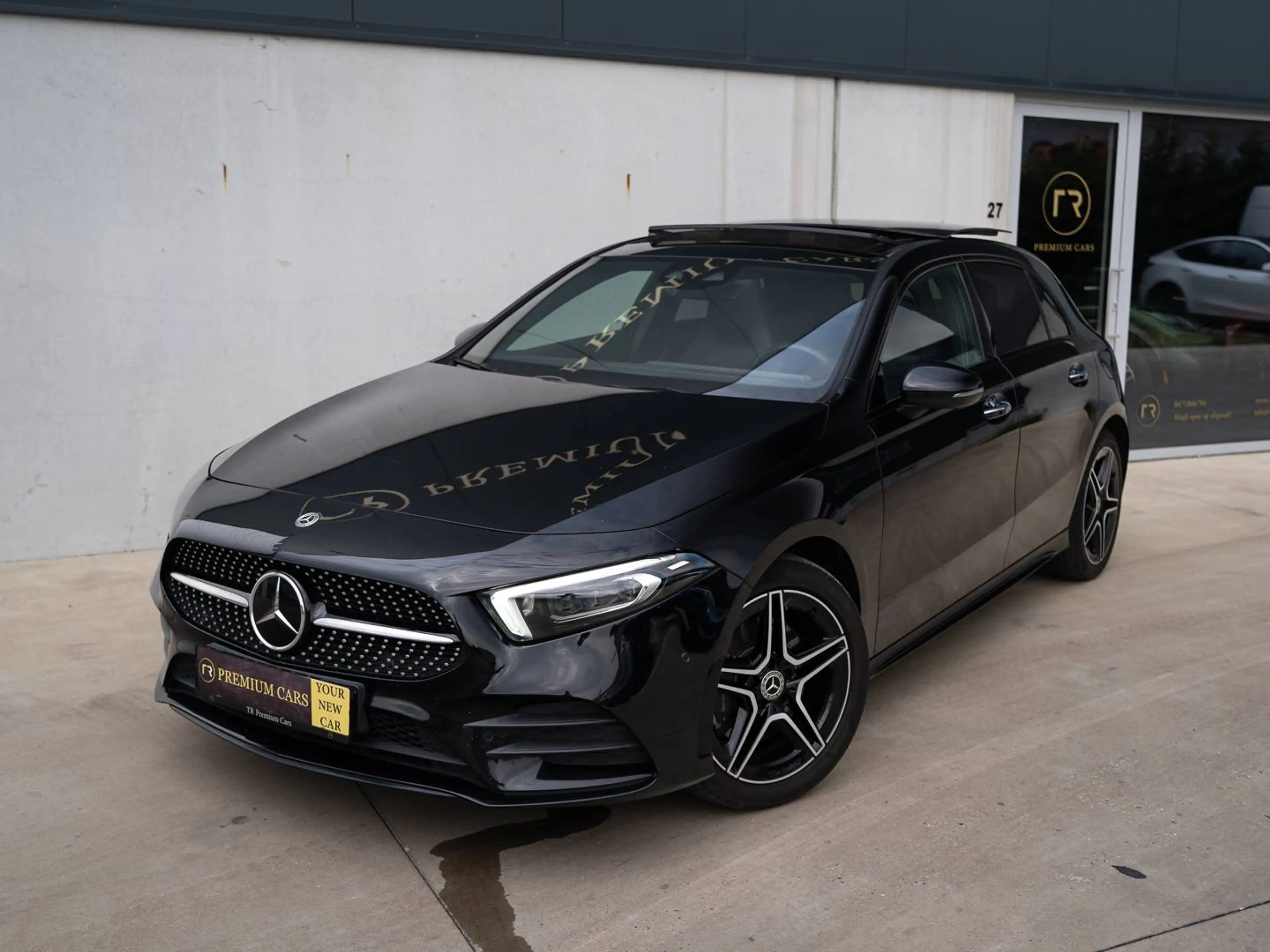 Mercedes-Benz A 250 e l PHEV l AMG Line l Premium+ l Pano l Electric Seats