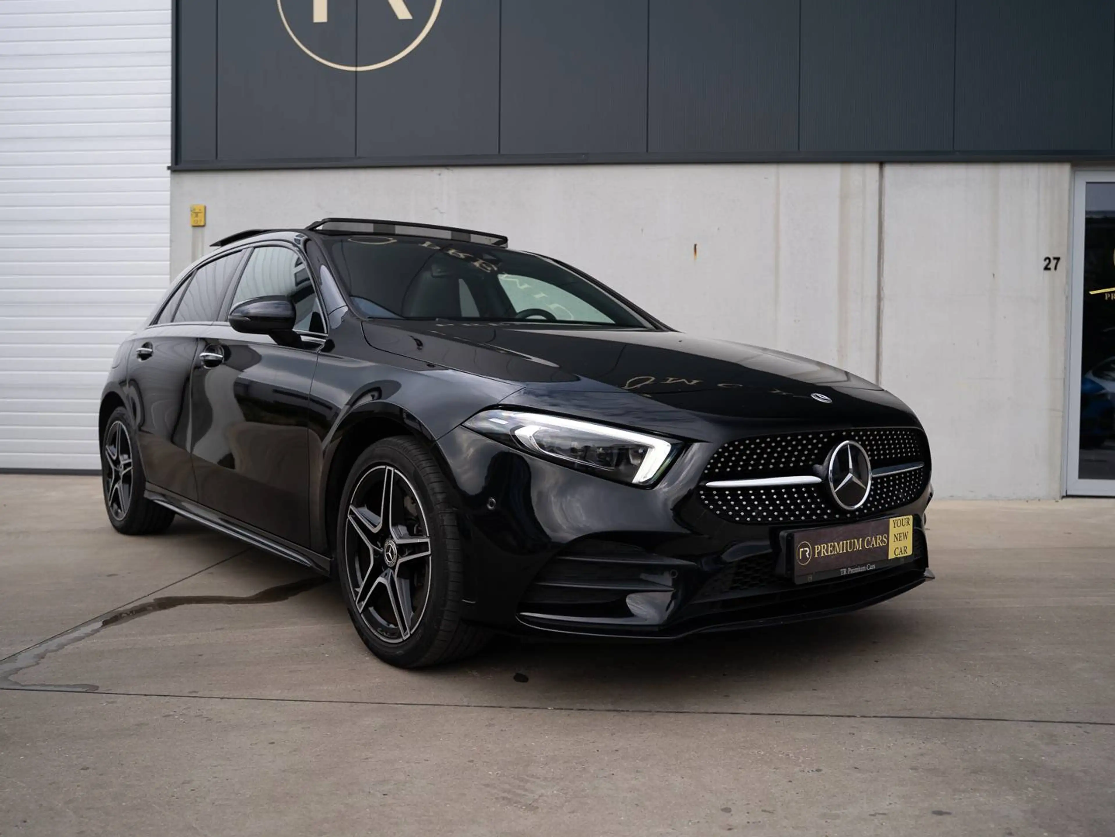 Mercedes-Benz A 250 e l PHEV l AMG Line l Premium+ l Pano l Electric Seats — photo 6