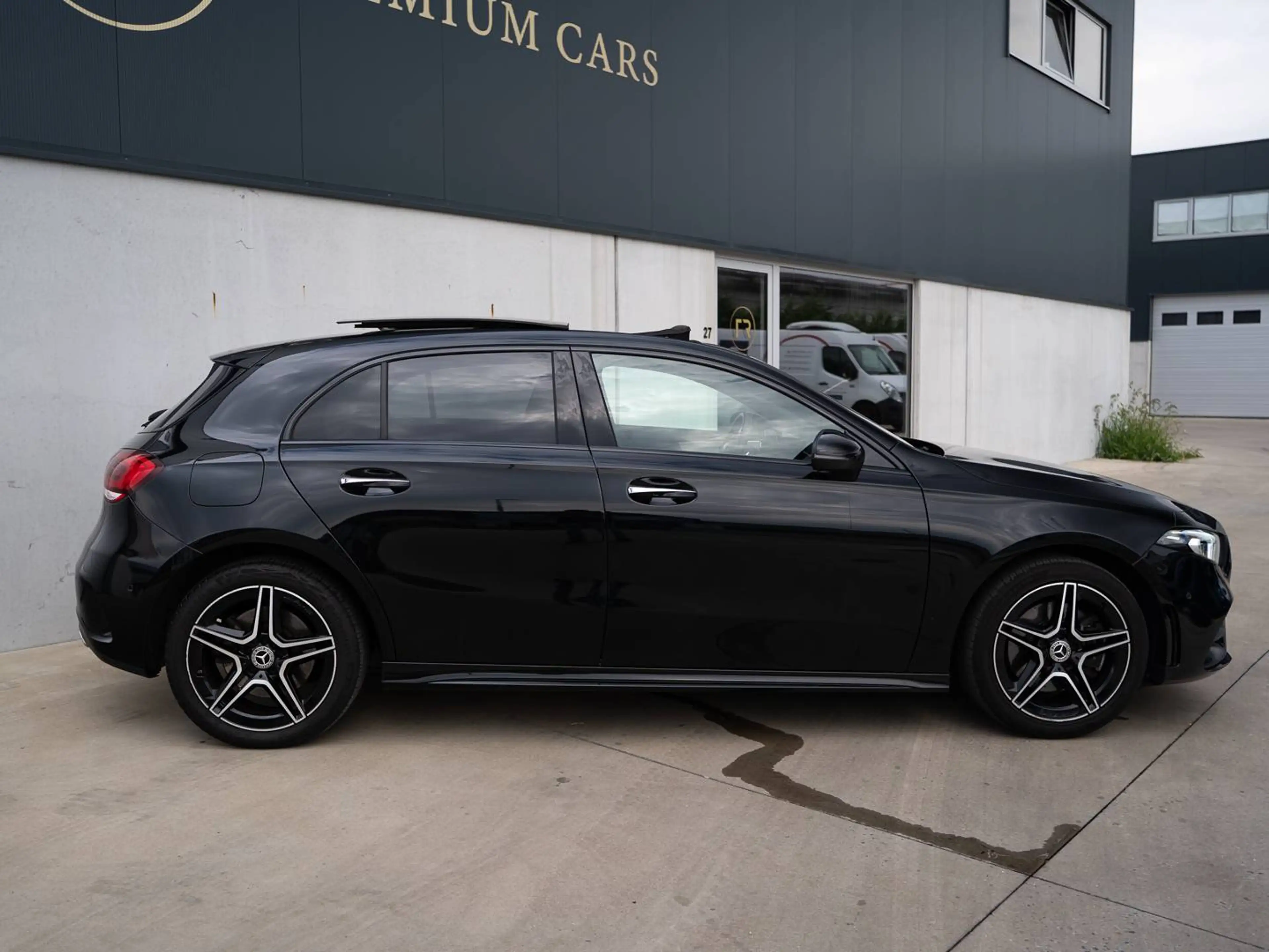 Mercedes-Benz A 250 e l PHEV l AMG Line l Premium+ l Pano l Electric Seats — photo 8