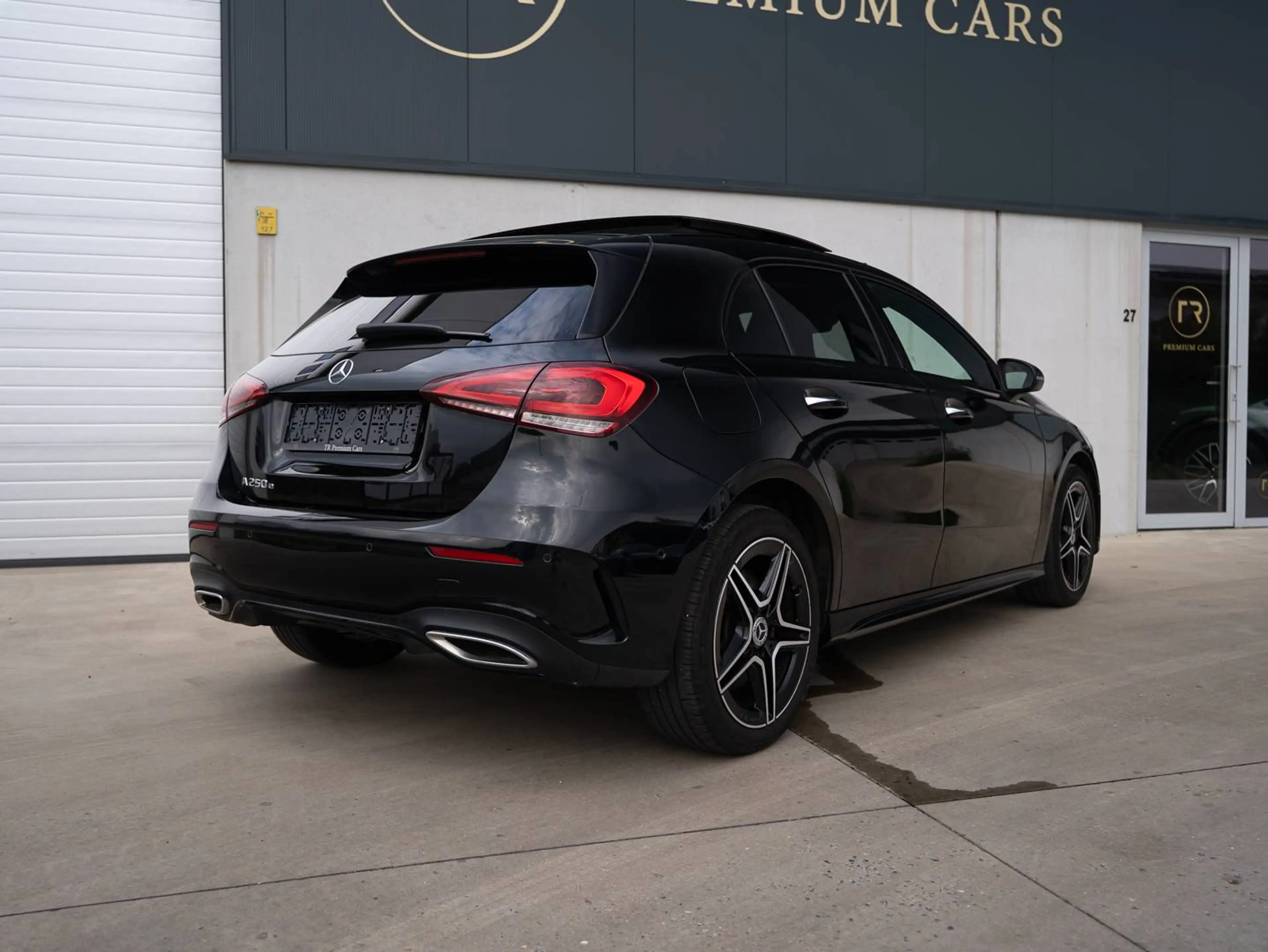 Mercedes-Benz A 250 e l PHEV l AMG Line l Premium+ l Pano l Electric Seats — photo 12