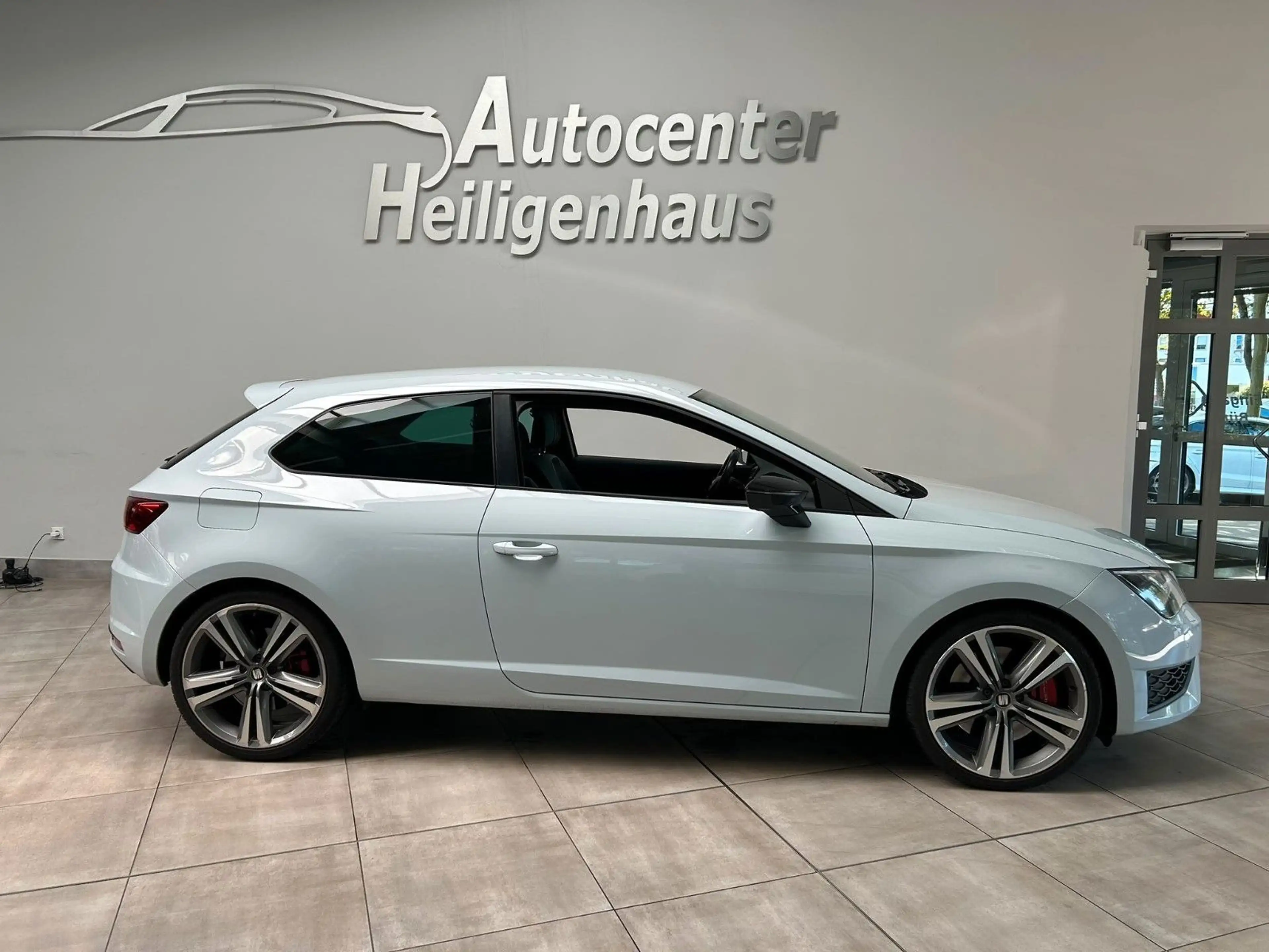 SEAT Leon SC Cupra 280 DSG Navi Alcantara Sound — photo 3