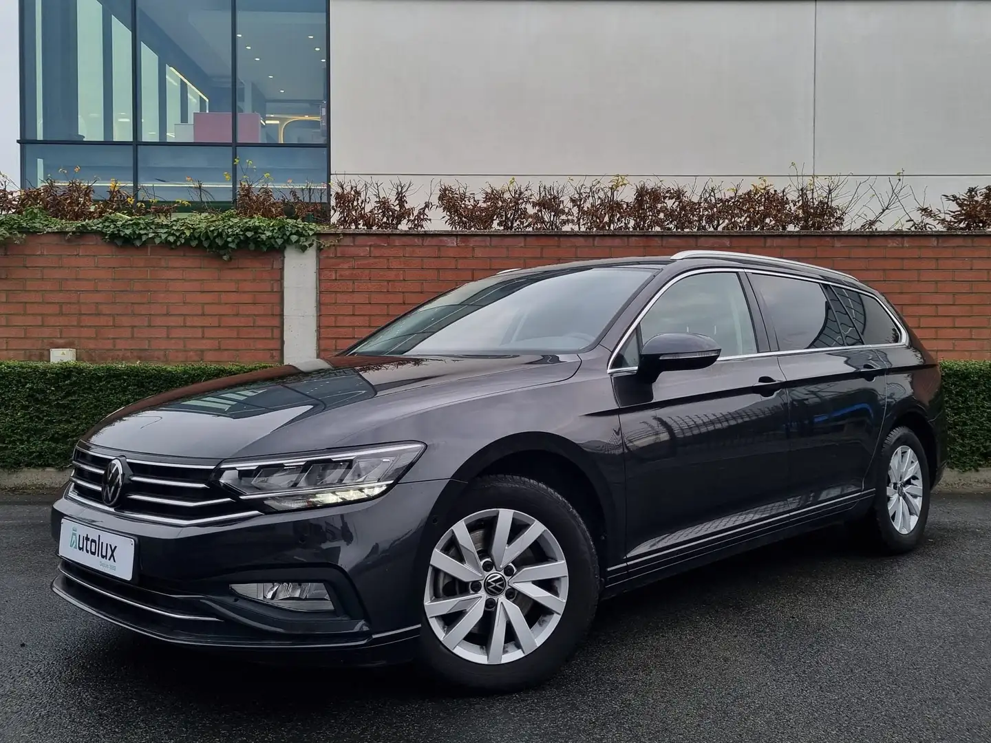 Volkswagen Passat Variant SW 2.0 TDi DSG - 2022 - PRETE A IMMATRICULER Grijs - 1