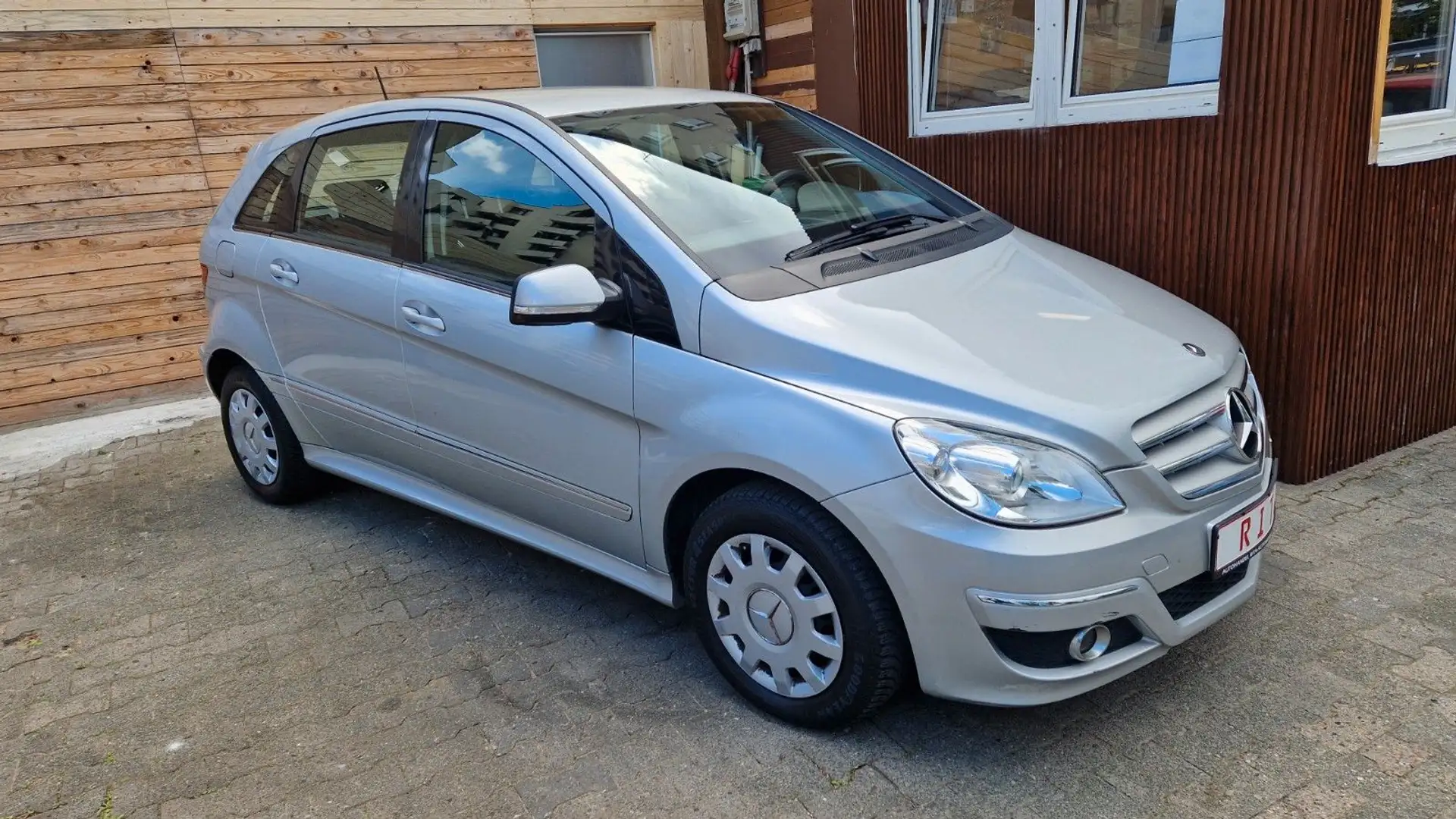 Mercedes-Benz B 150 Automatik, SHZ, Klima, Tempomat - 2