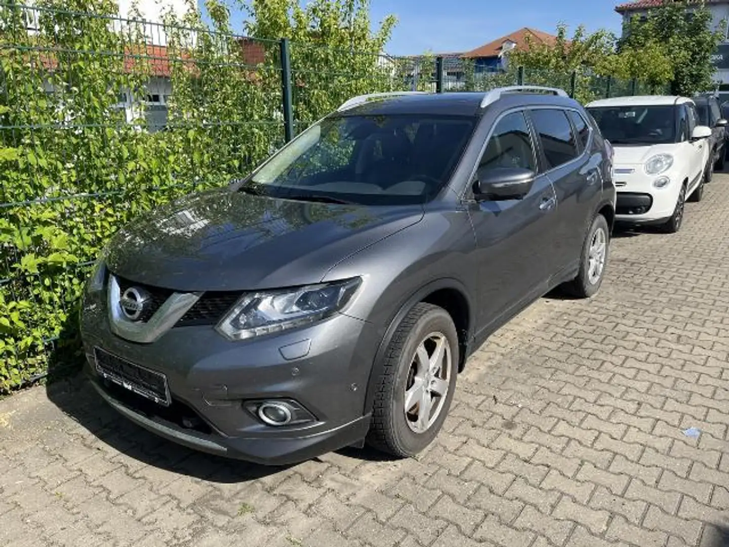 Nissan X-Trail 1.6 DIG-T N-Connecta 4x2 - Navi . 360 Grad - 8-fac Grau - 1