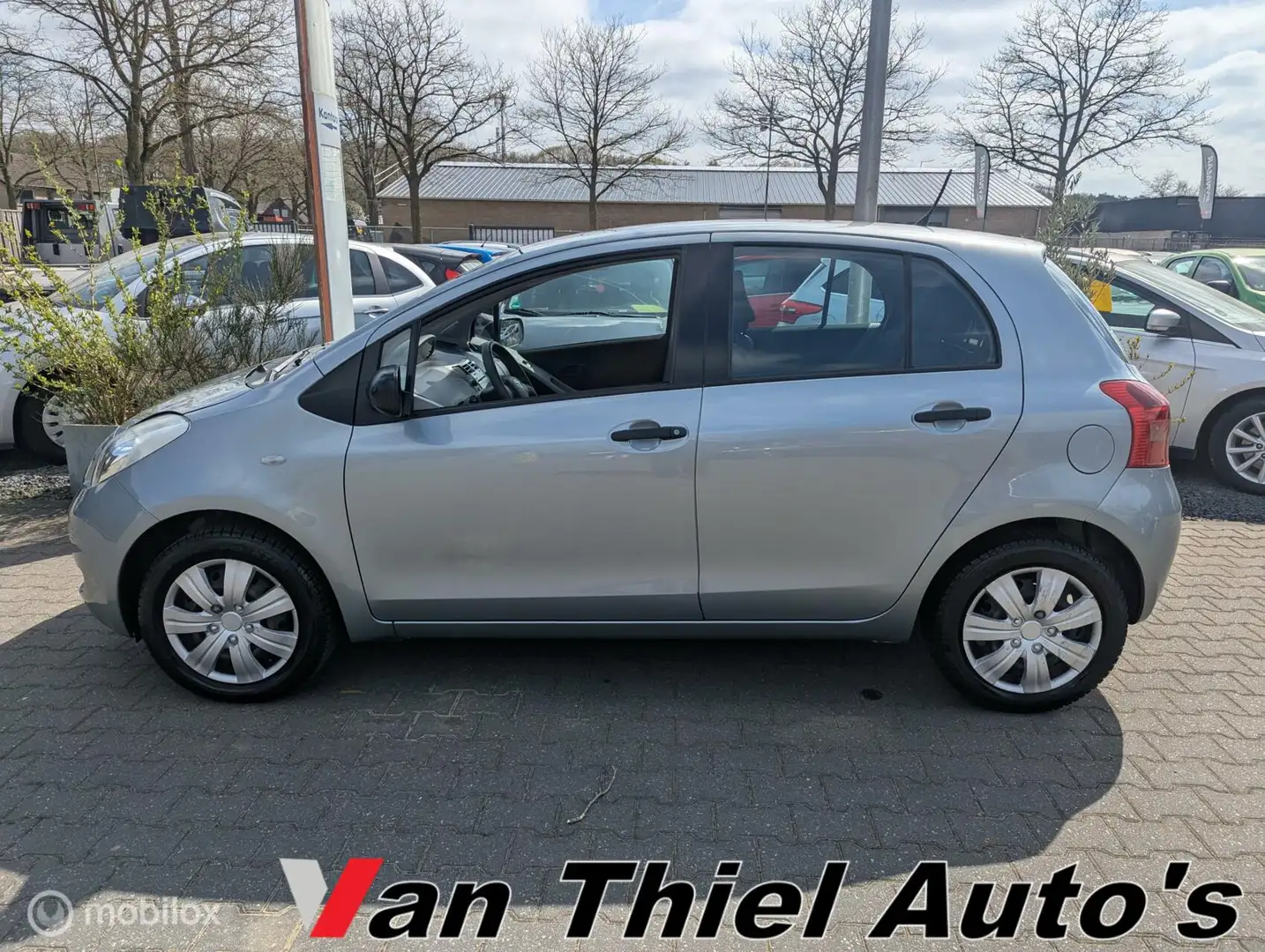 Toyota Yaris 1.0 VVTi + airco 5deurs Gris - 2