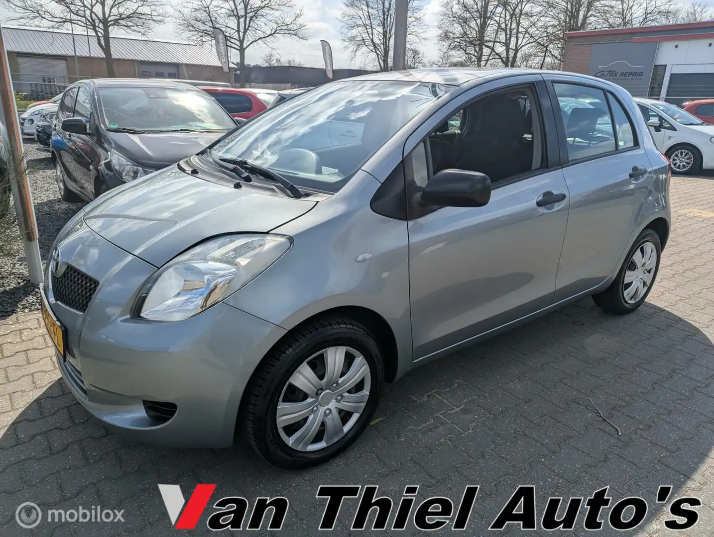 Toyota Yaris 1.0 VVTi + airco 5deurs Gris - 1