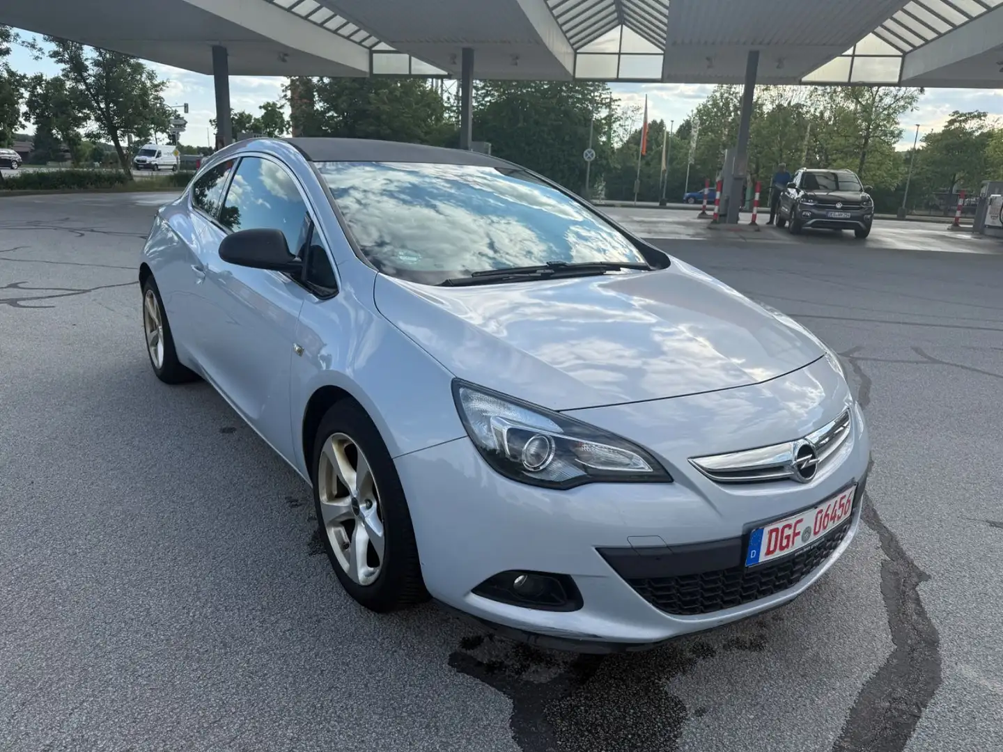 Opel Astra J GTC-1.Hand-Tleder-Shz-Temp-Pdc-Tüv-Au-Kd Neu Grau - 1
