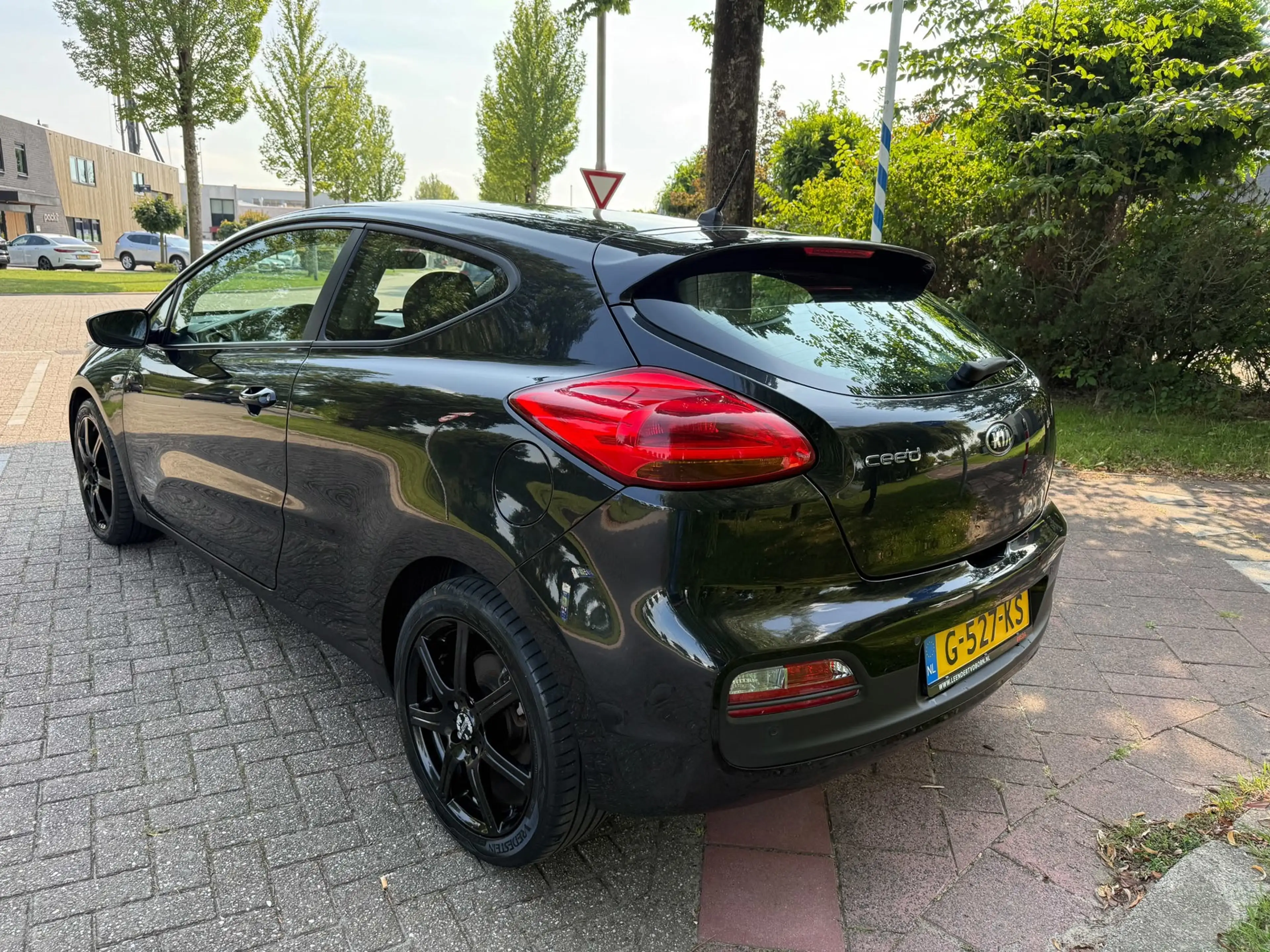 Kia ProCeed / pro_cee'd 1.4 CVVT Navigator Plus Pack — photo 4