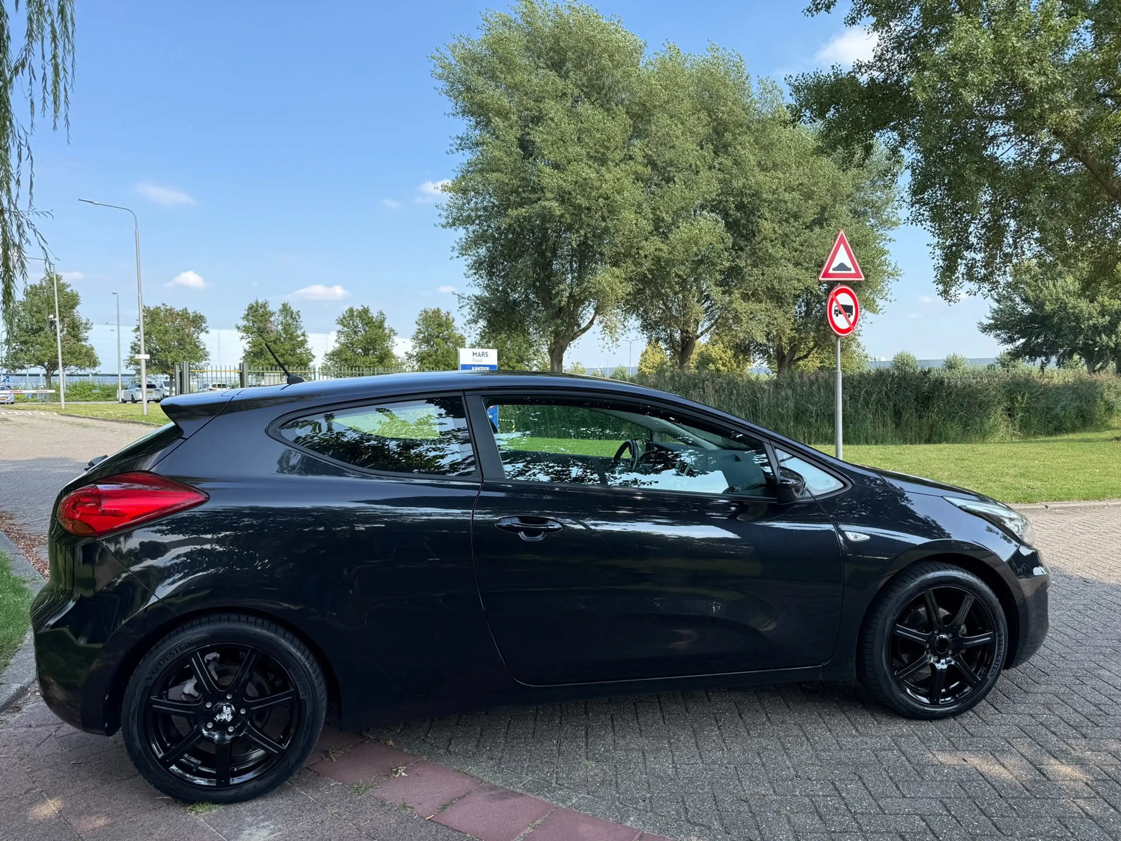 Kia ProCeed / pro_cee'd 1.4 CVVT Navigator Plus Pack — photo 5