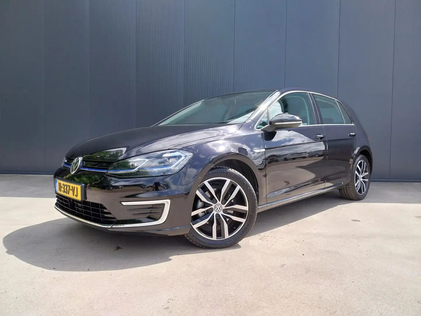 Volkswagen e-Golf 100 KW 1e EIGENAAR WARMTEPOMP ADAPT CRUISE LED NAV Negru - 1