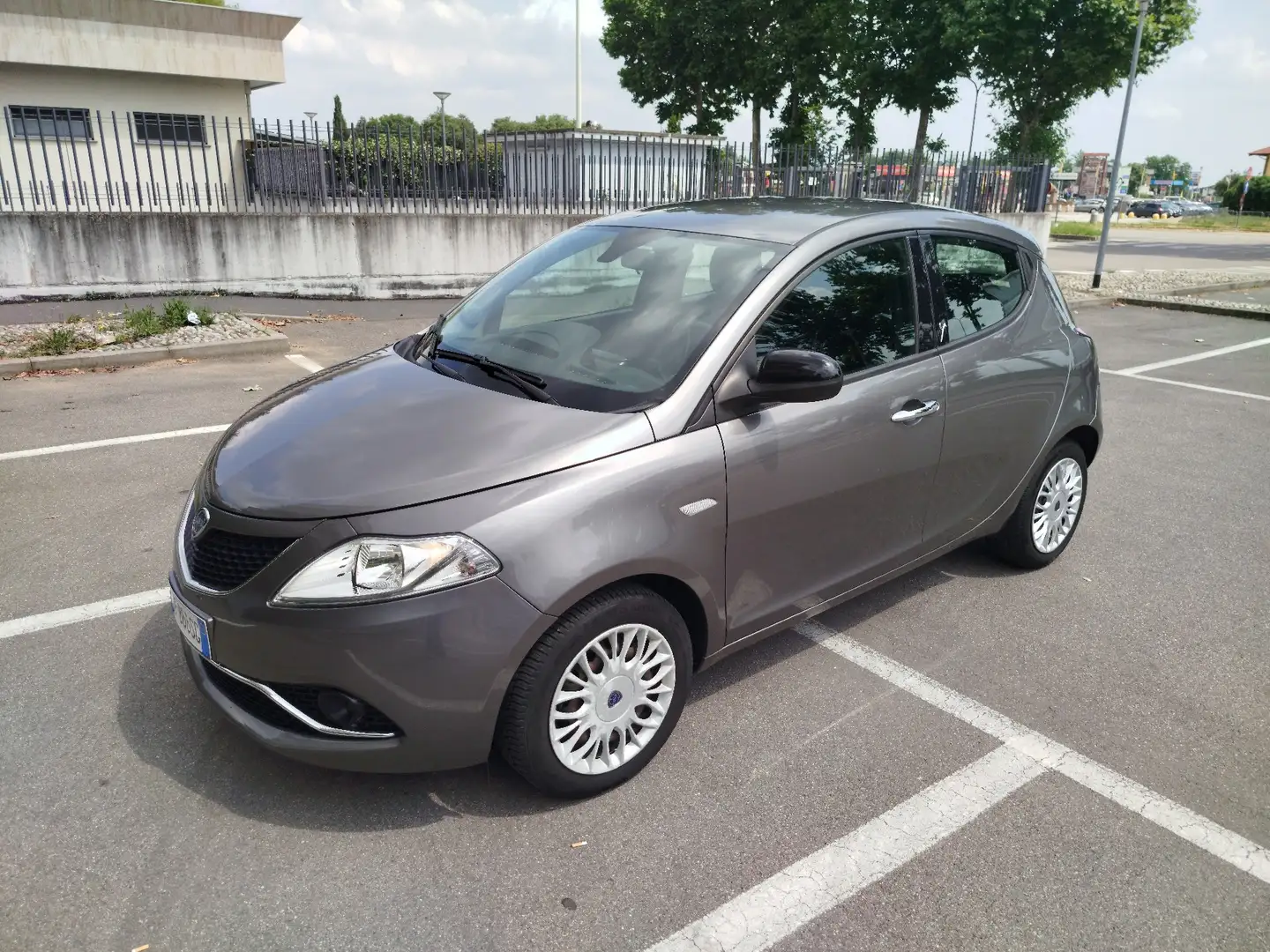 Lancia Ypsilon 1.2 Gold 69cv my16 - 1