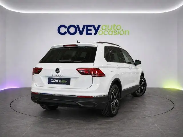 Volkswagen Tiguan view 5
