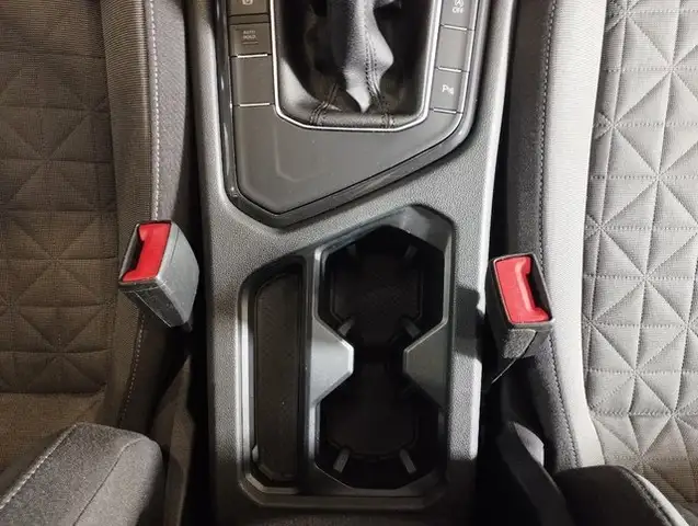 Volkswagen Tiguan view 6