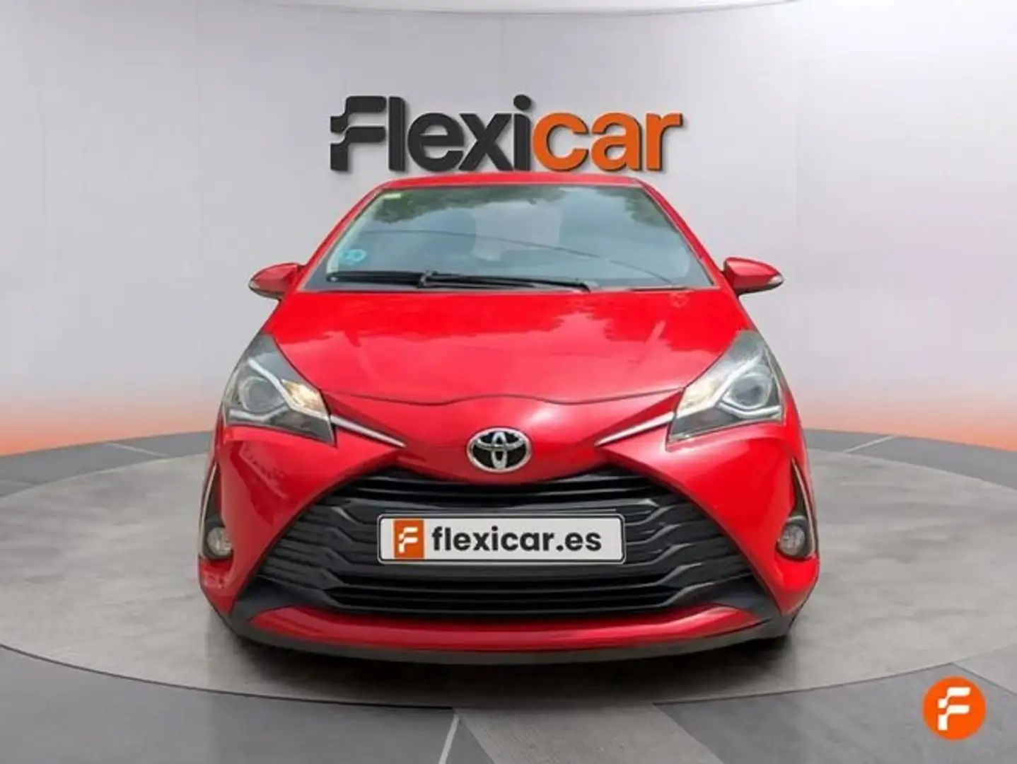 Toyota Yaris 1.5 Active Rojo - 2