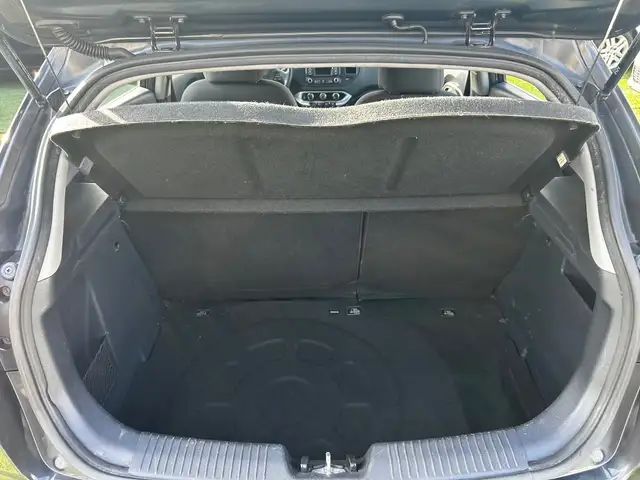 Kia Rio view 9