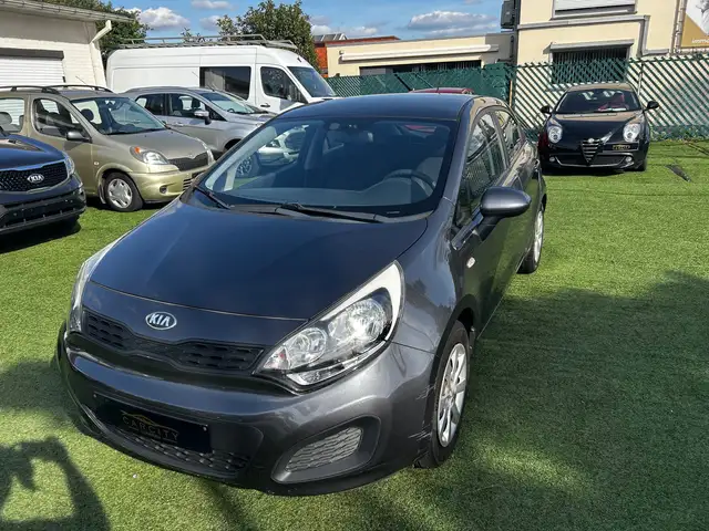 Kia Rio view 7