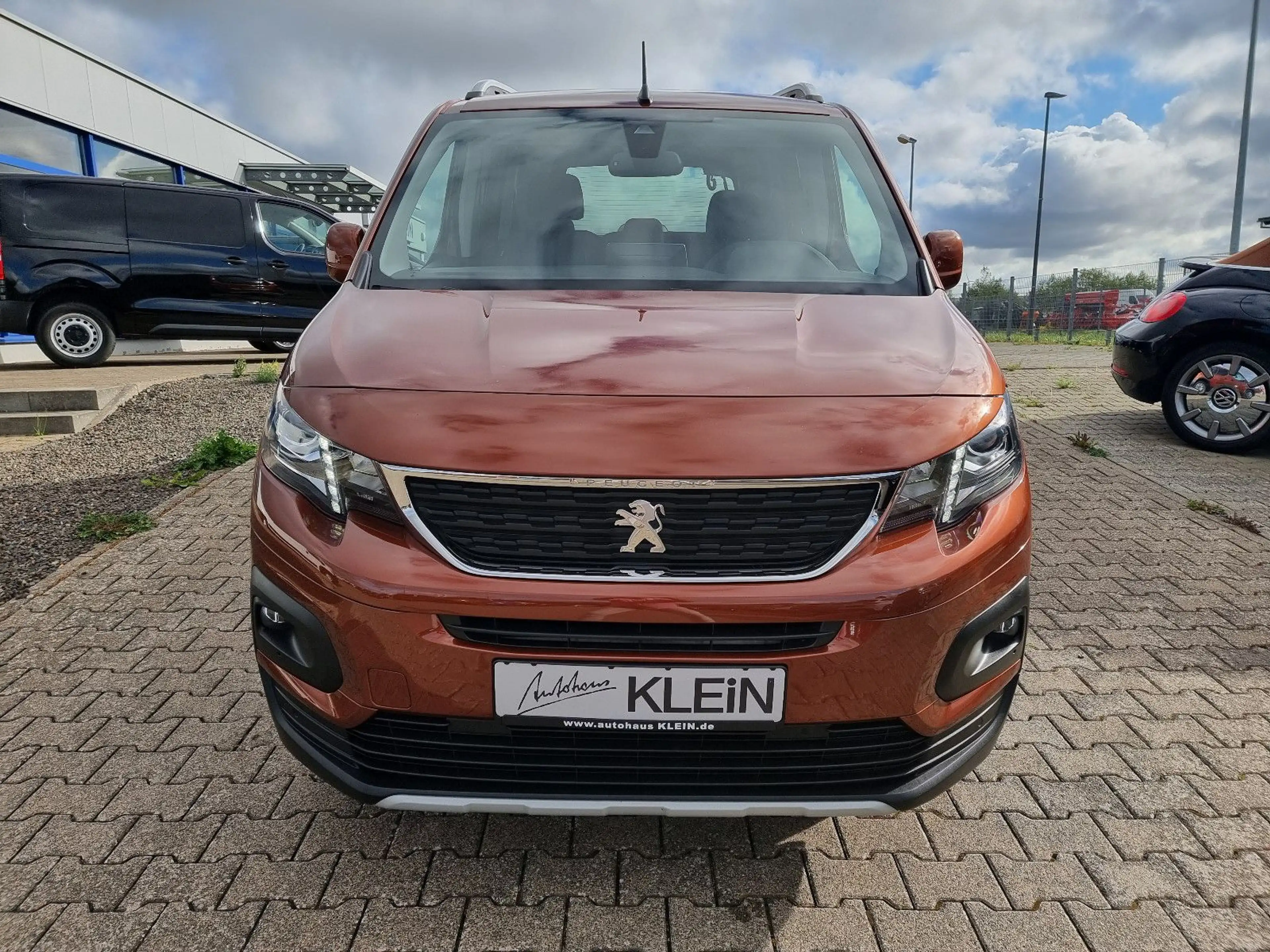 Peugeot Rifter Allure PureTech130 EAT8 KLIMA-CARPLAY-AHK