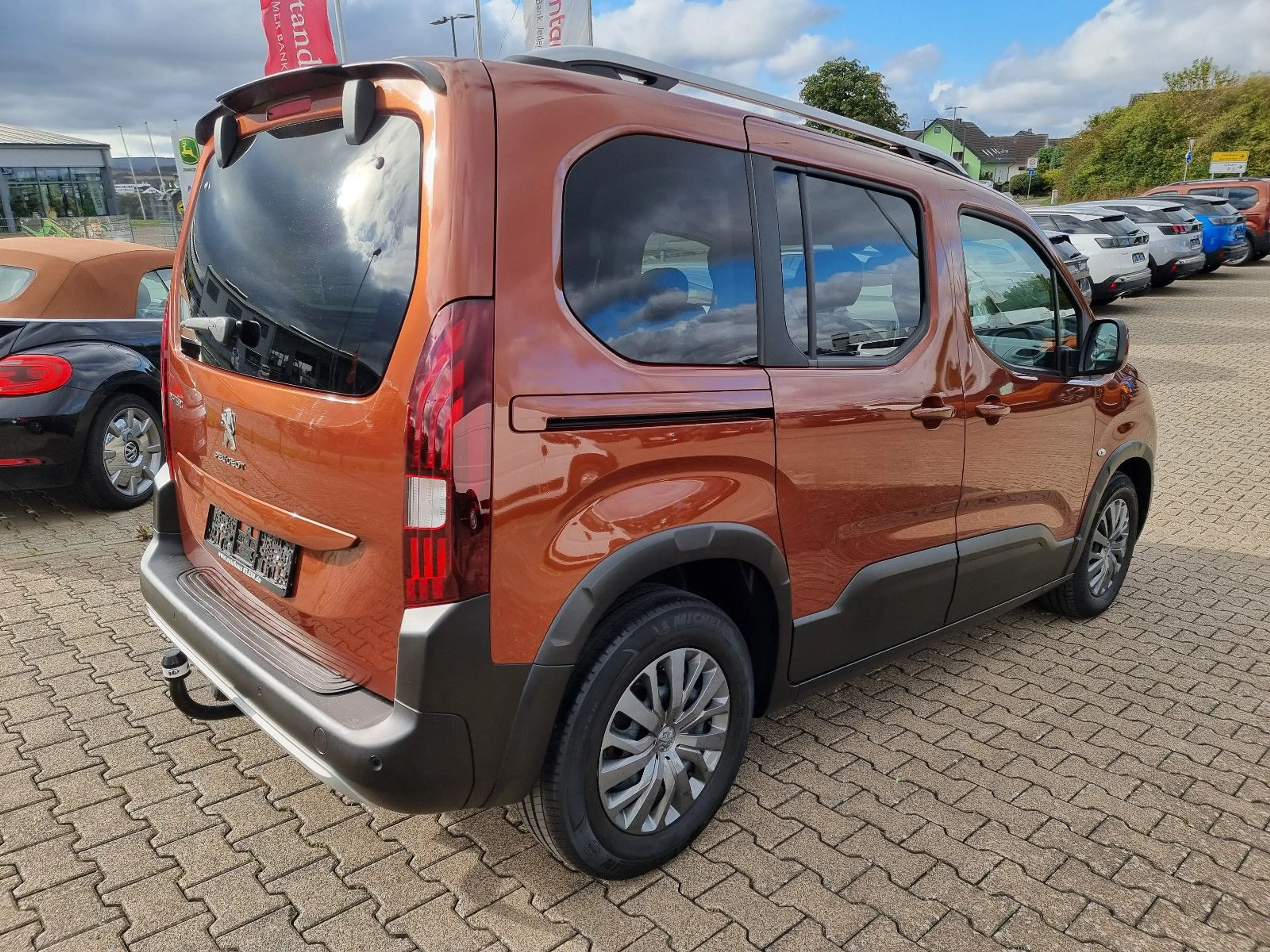 Peugeot Rifter Allure PureTech130 EAT8 KLIMA-CARPLAY-AHK — photo 6