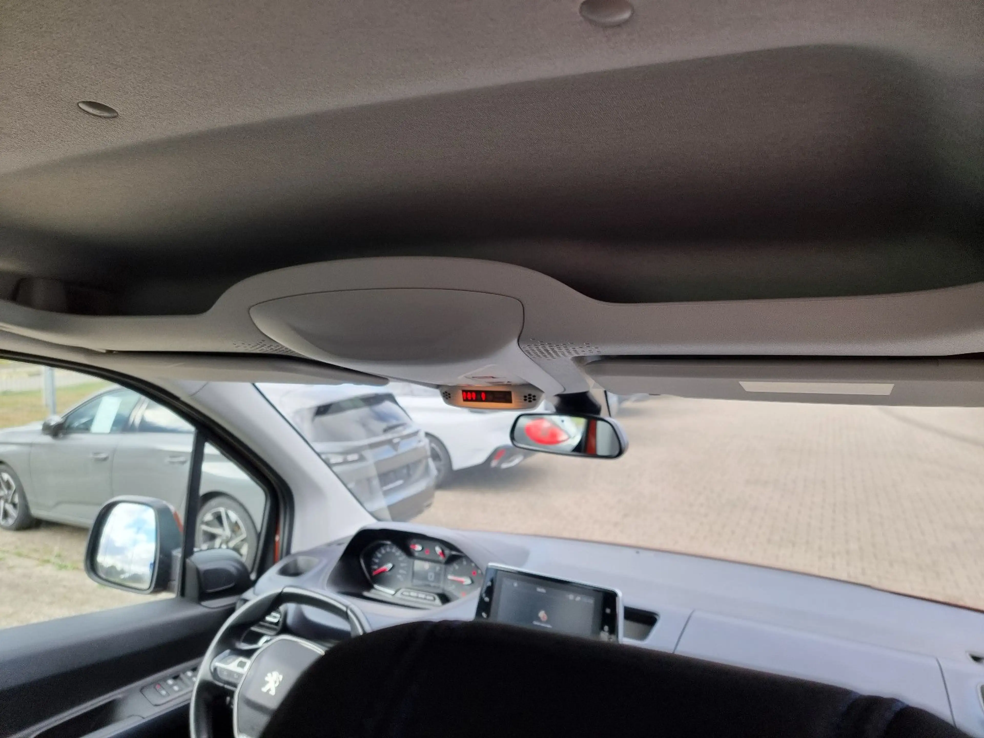Peugeot Rifter Allure PureTech130 EAT8 KLIMA-CARPLAY-AHK — photo 14