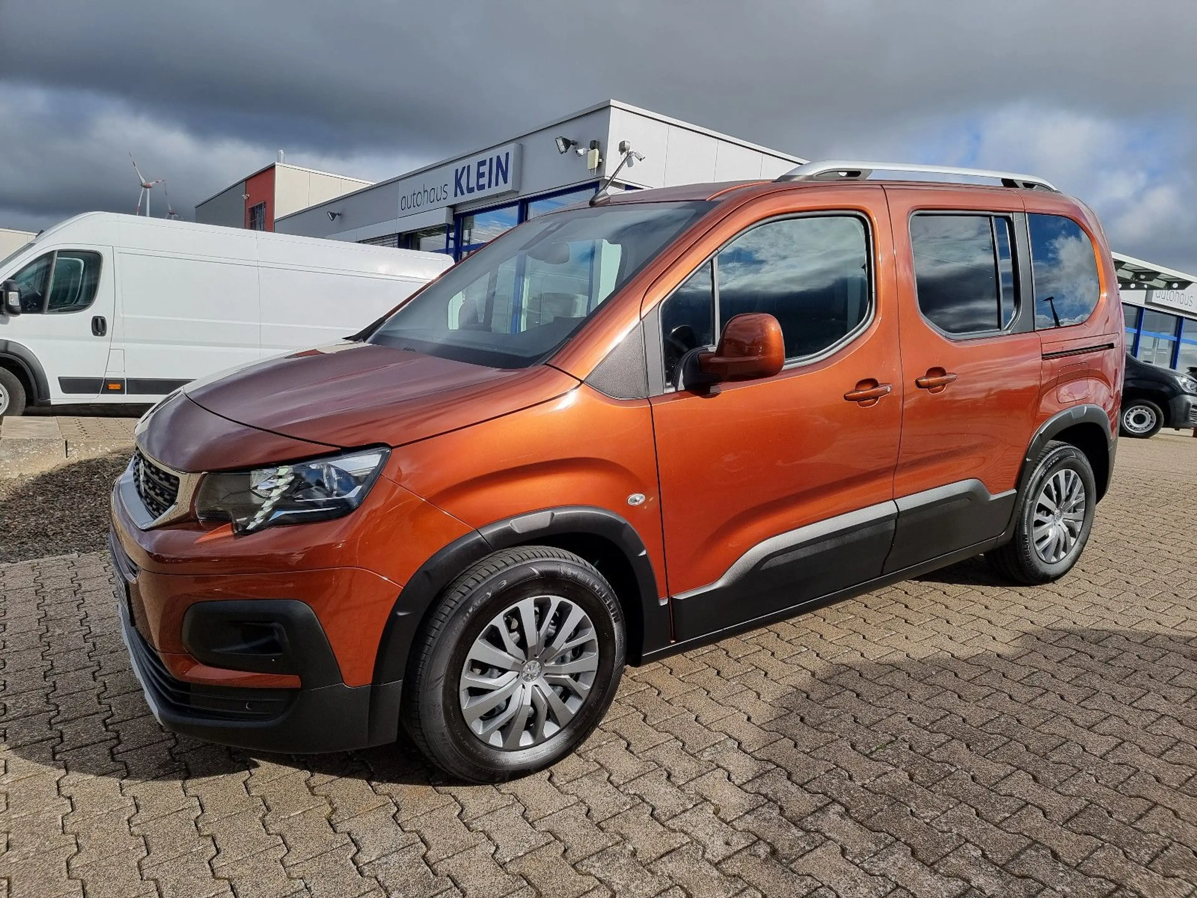 Peugeot Rifter Allure PureTech130 EAT8 KLIMA-CARPLAY-AHK — photo 2