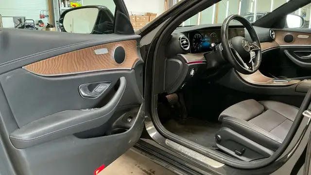 Mercedes-Benz E-Class view 7