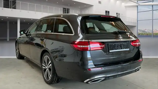 Mercedes-Benz E-Class view 2