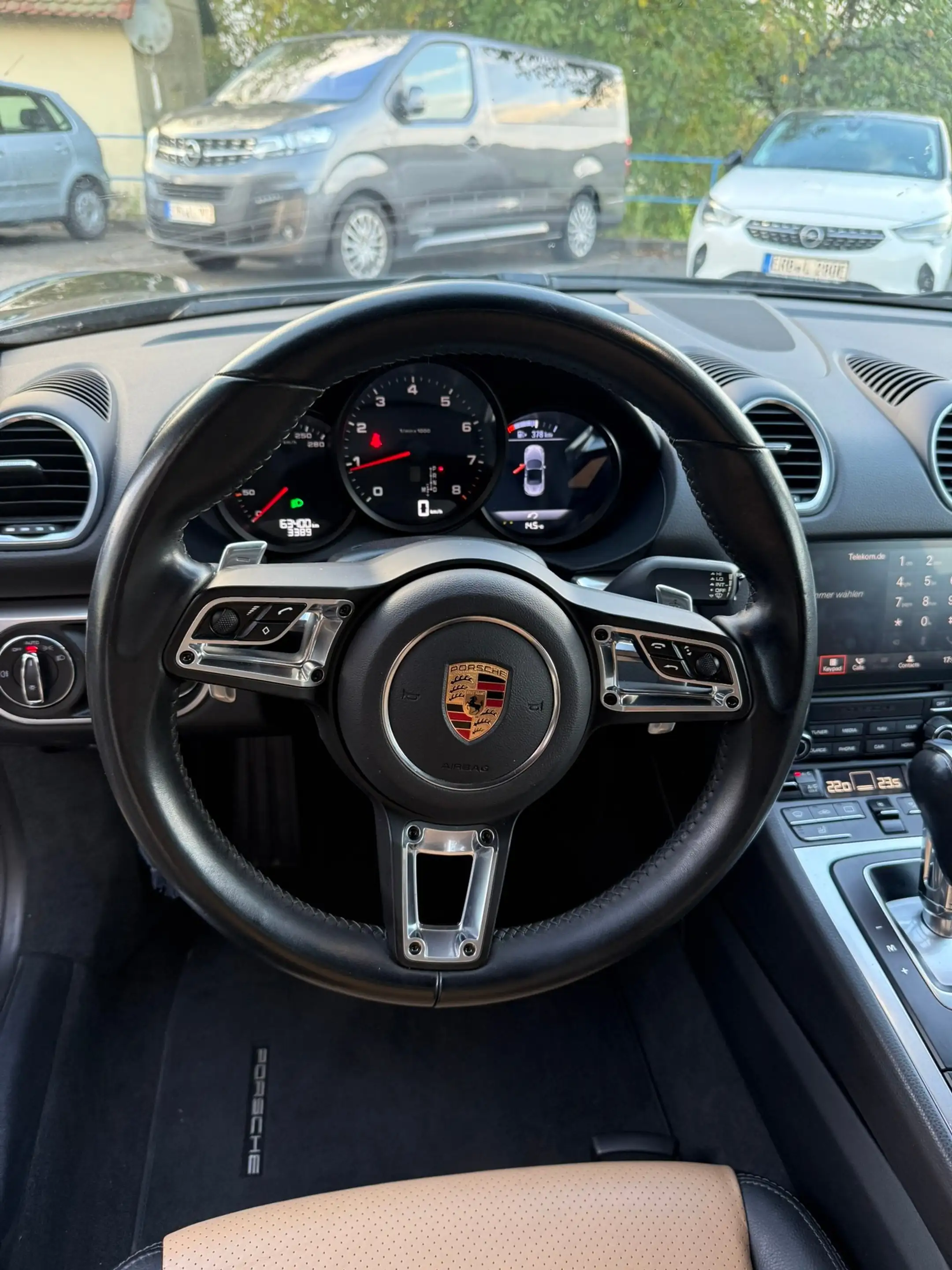 Porsche Boxster 718 — photo 15