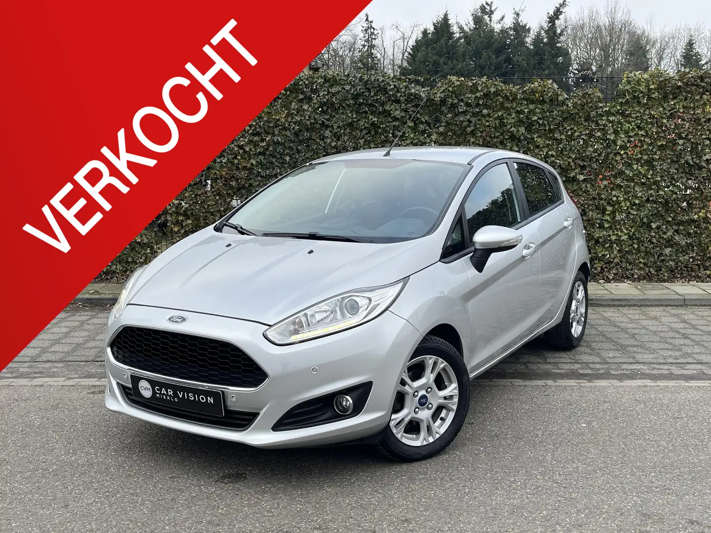 Ford Fiesta 1.0 Style Ultimate * Navi * Airco * Titanium * Grijs - 1