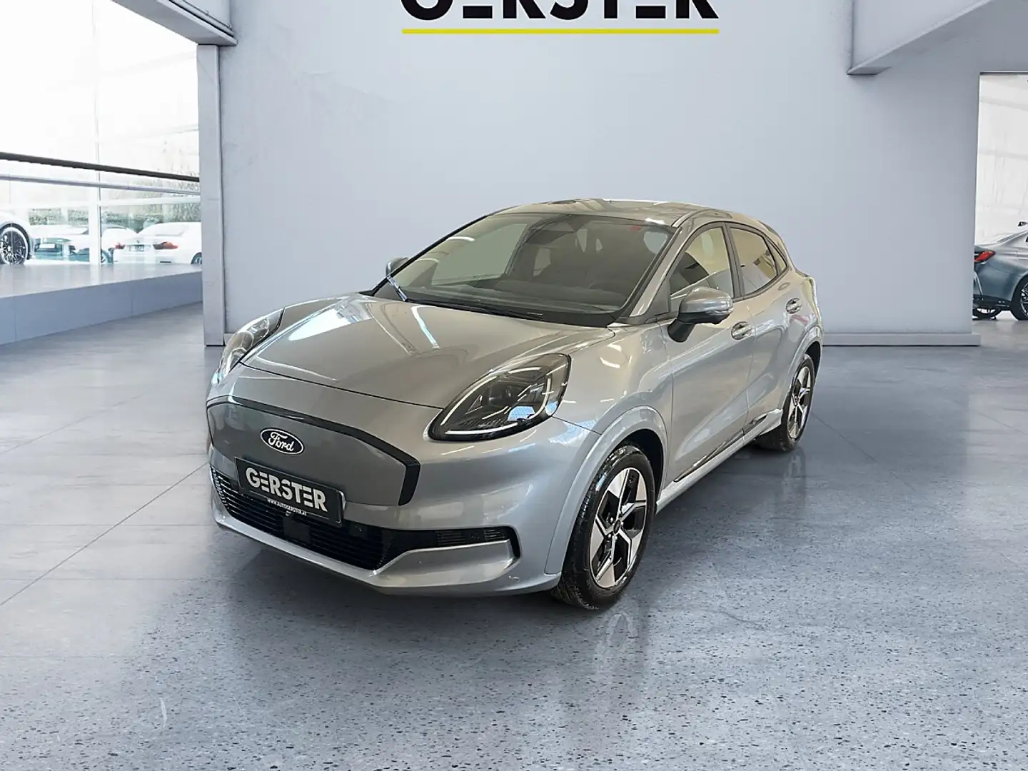 Ford Puma Gen-E 43kWh Silber - 1