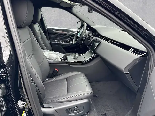 Land Rover Range Rover Evoque view 3