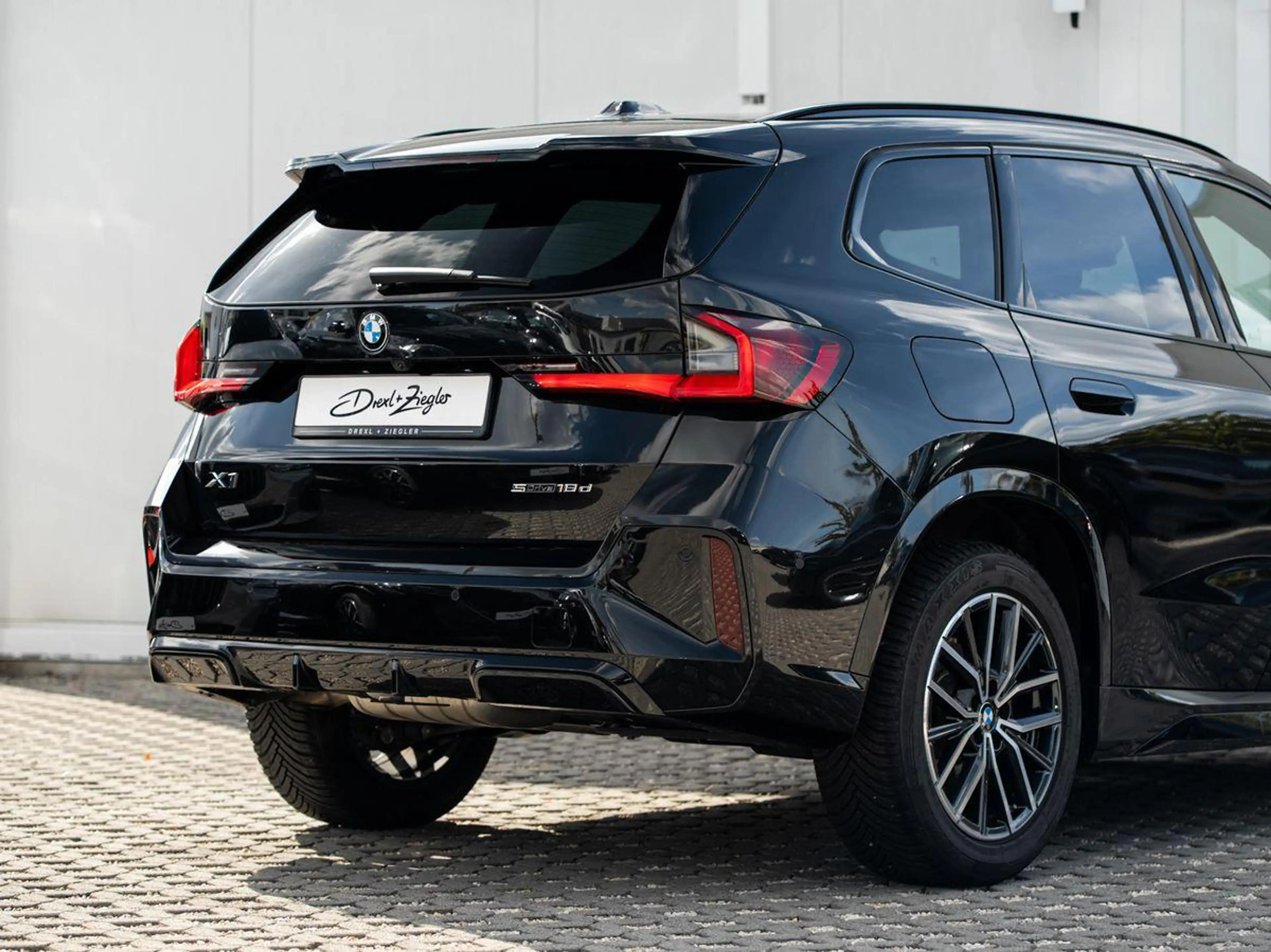 BMW X1 sDrive18d M-Sport PANO AHK aLED KoZg AktSitze — photo 8