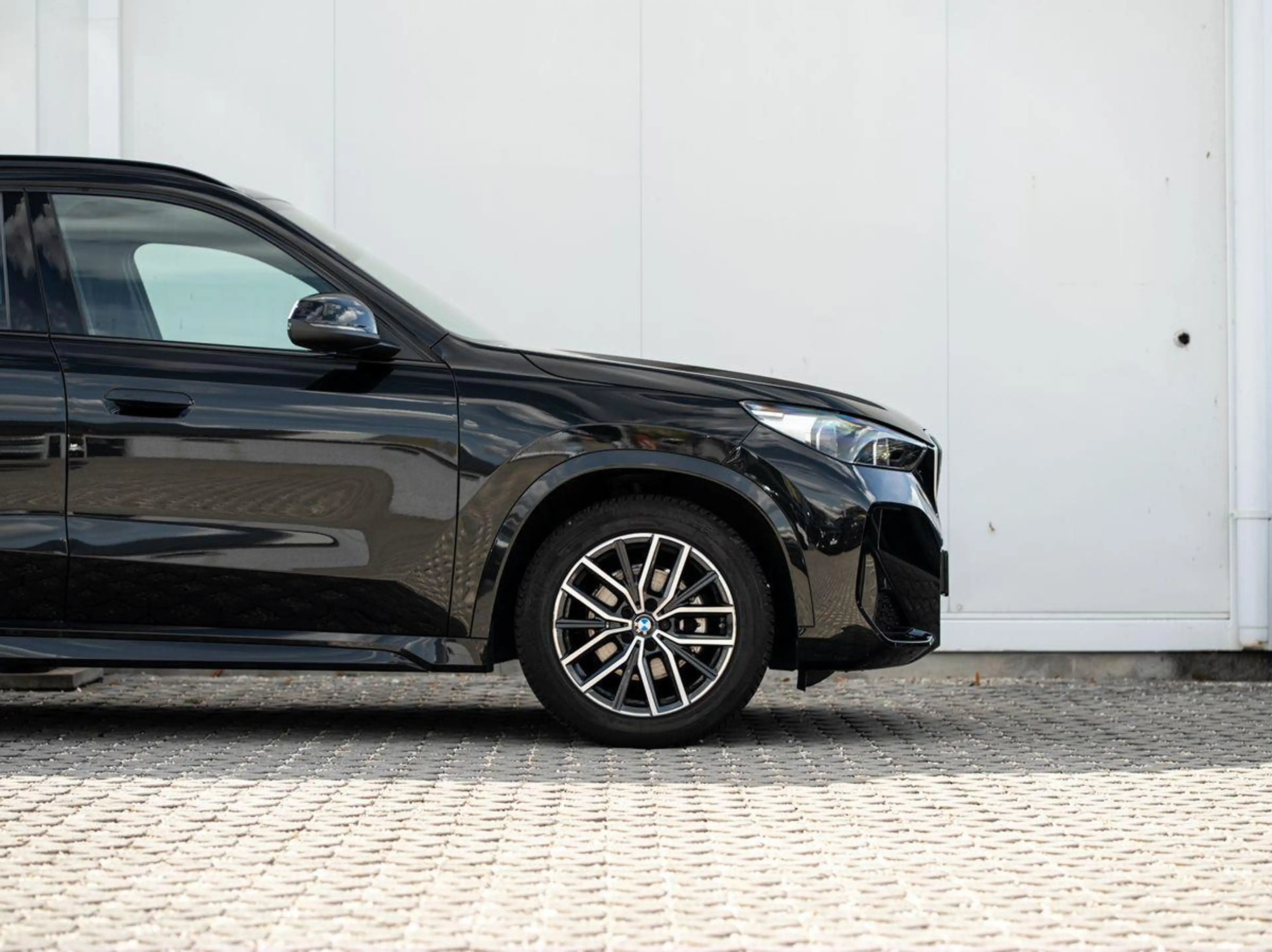 BMW X1 sDrive18d M-Sport PANO AHK aLED KoZg AktSitze — photo 7