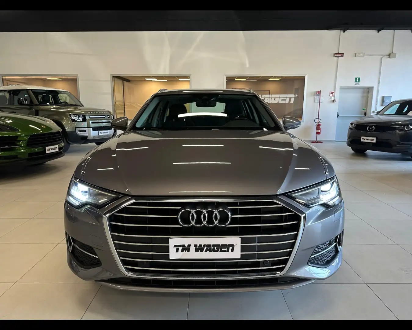 Audi A6 Avant 40 2.0 TDI S tronic Business Grigio - 2