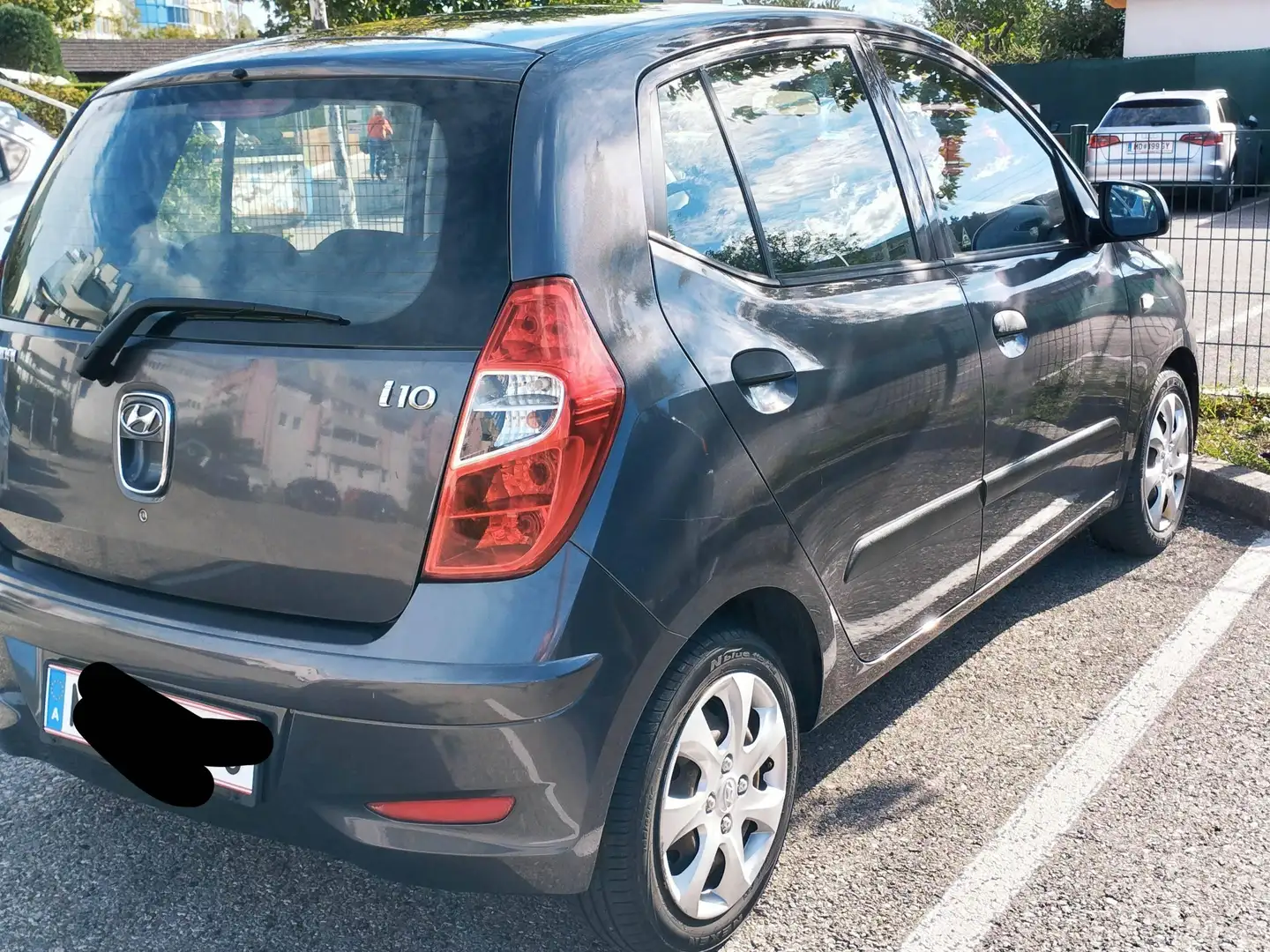 Hyundai i10 i10 1,1 Comfort Comfort Grau - 2