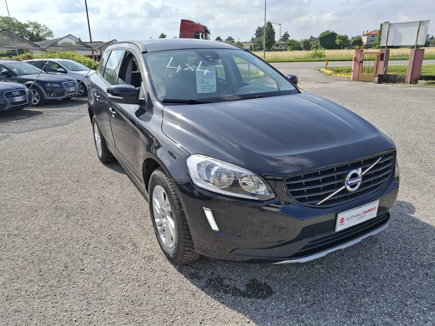 Volvo XC60 XC60 2.4 d4 Momentum awd 190cv geartronic Nero - 1