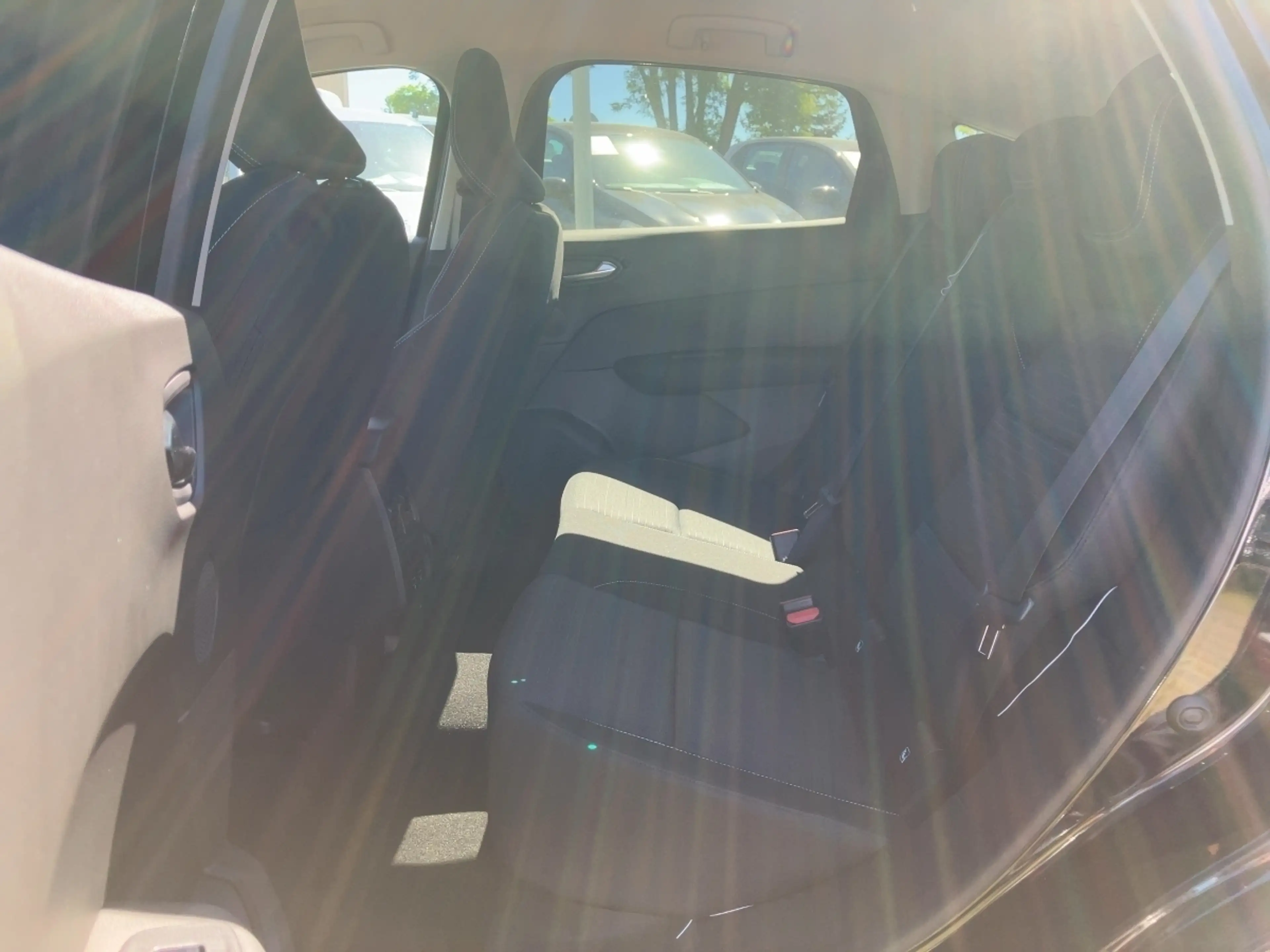 Renault Arkana EVOLUTION Mild Hybrid 140 AUTOMATIK — photo 8