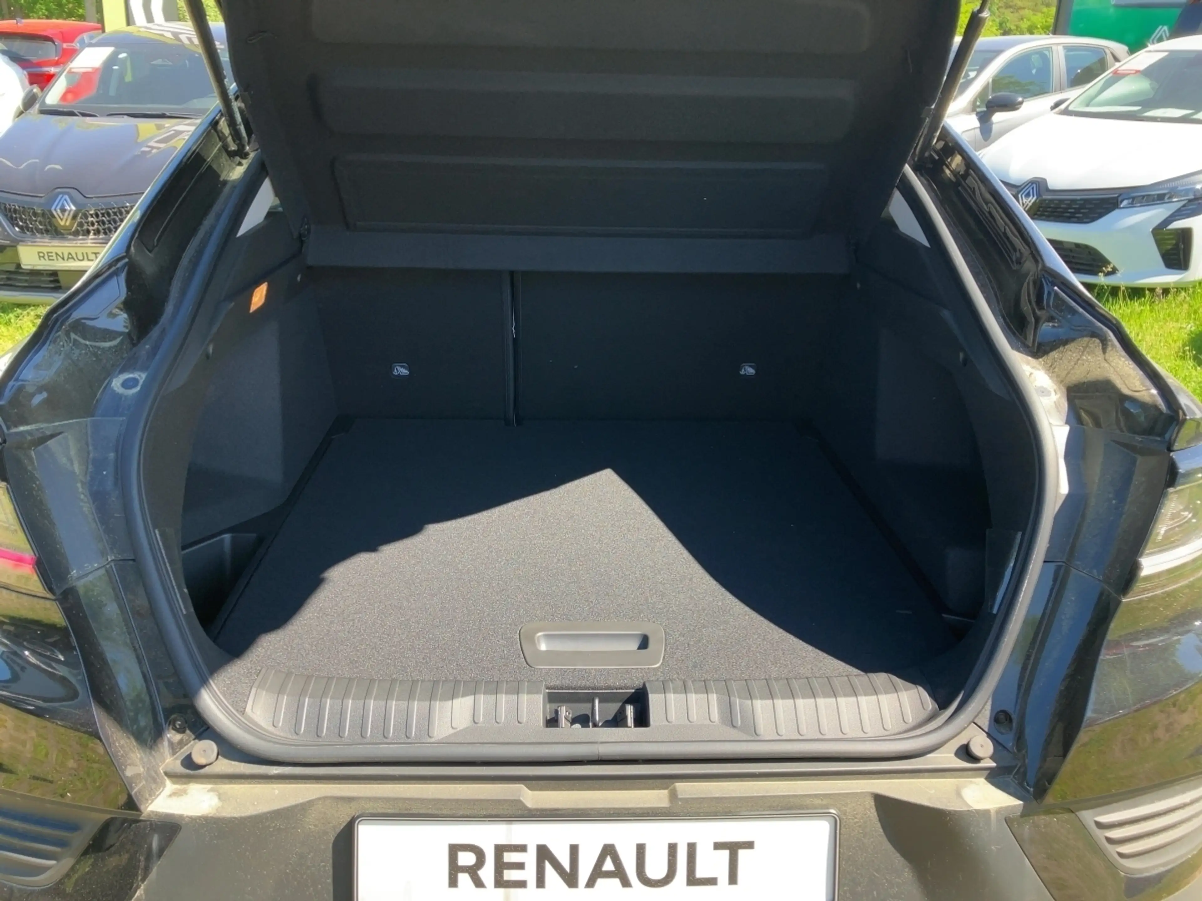 Renault Arkana EVOLUTION Mild Hybrid 140 AUTOMATIK — photo 6
