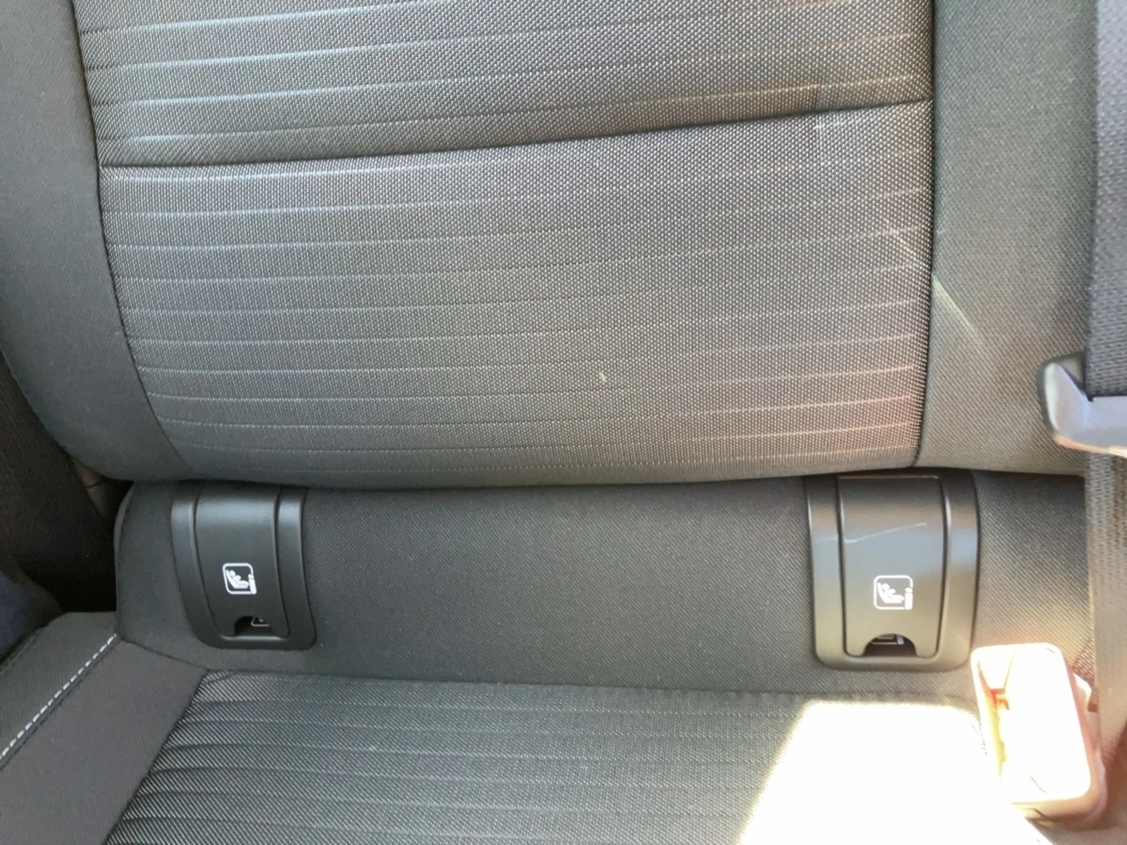 Renault Arkana EVOLUTION Mild Hybrid 140 AUTOMATIK — photo 14