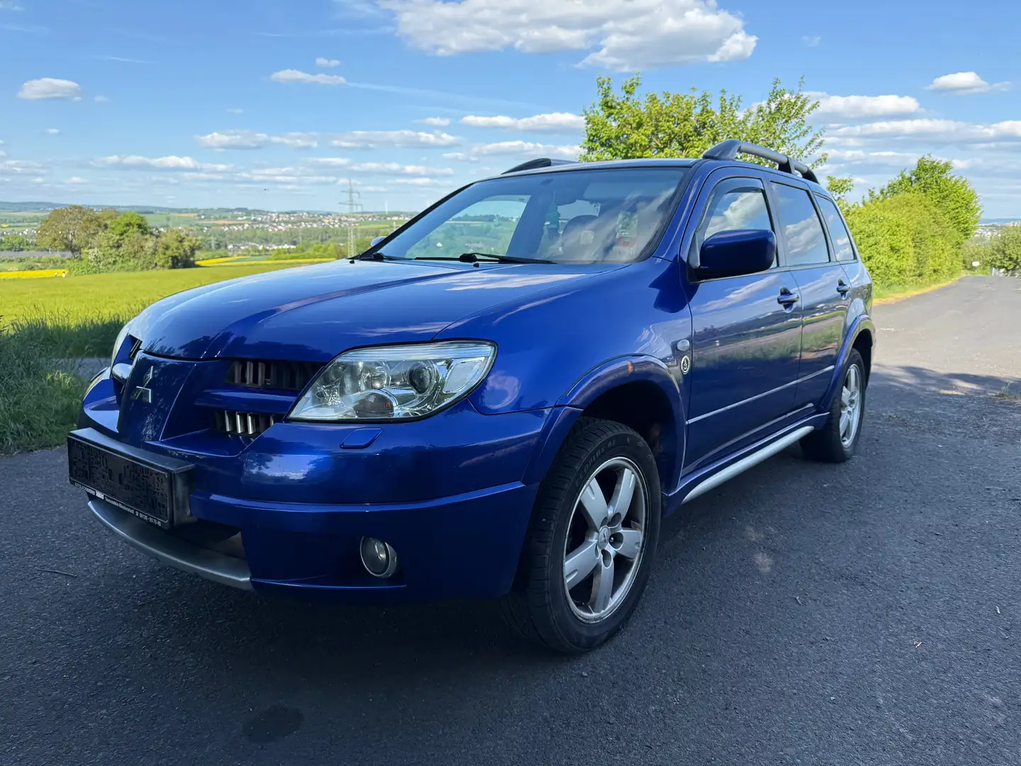 Mitsubishi Outlander 2.4 Intense Automatikgetriebe Blau - 1