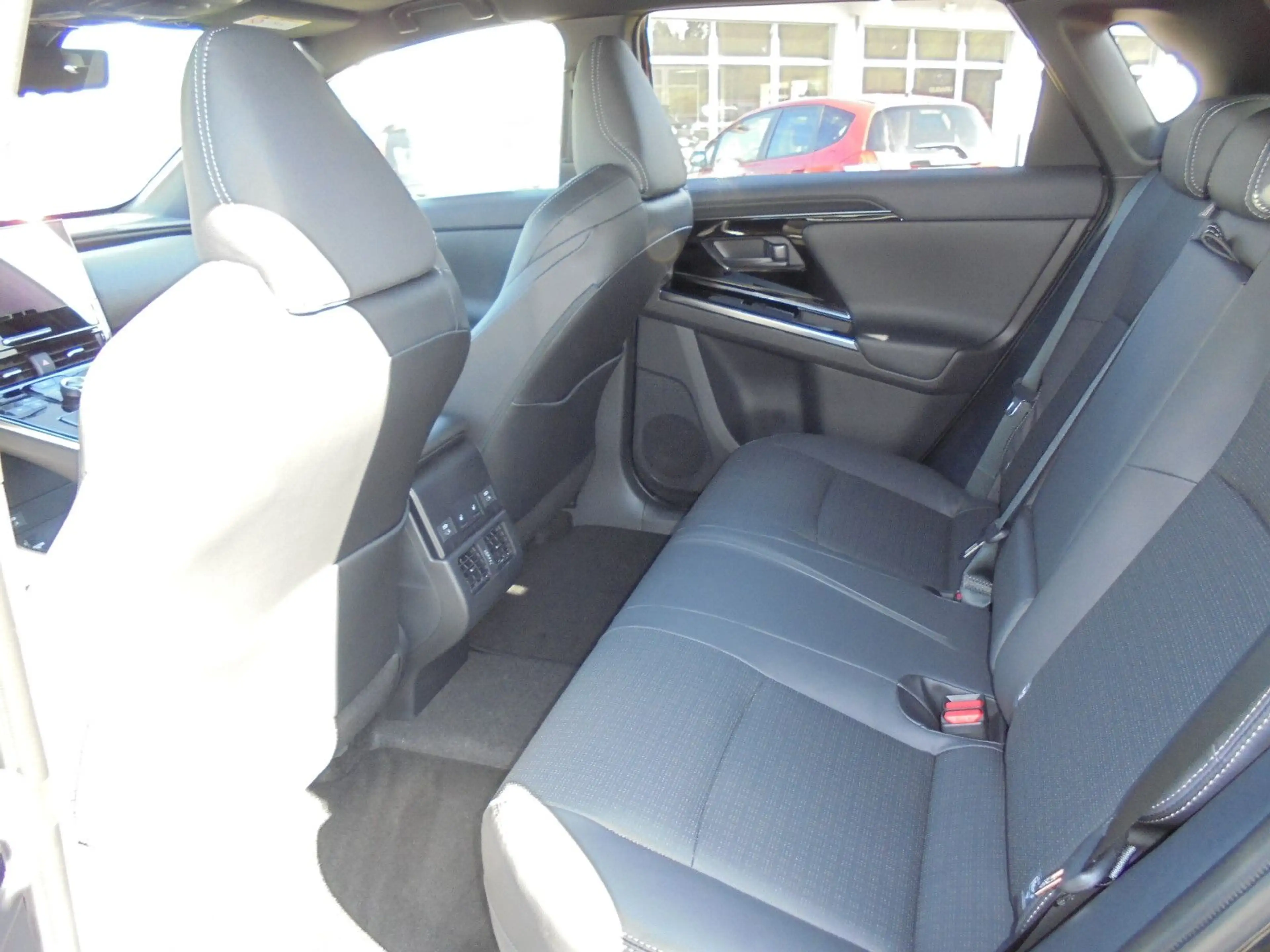 Subaru Solterra Platinum plus — photo 9