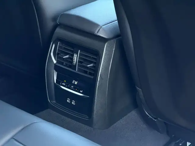 BMW M view 11