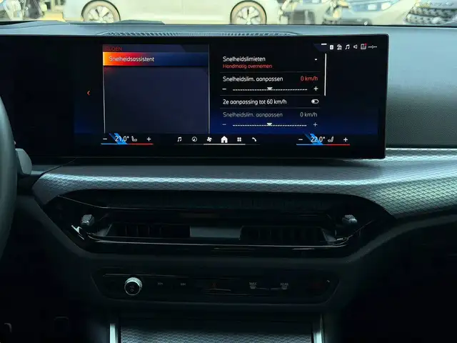 BMW 3 Series view 21