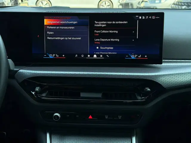 BMW 3 Series view 17